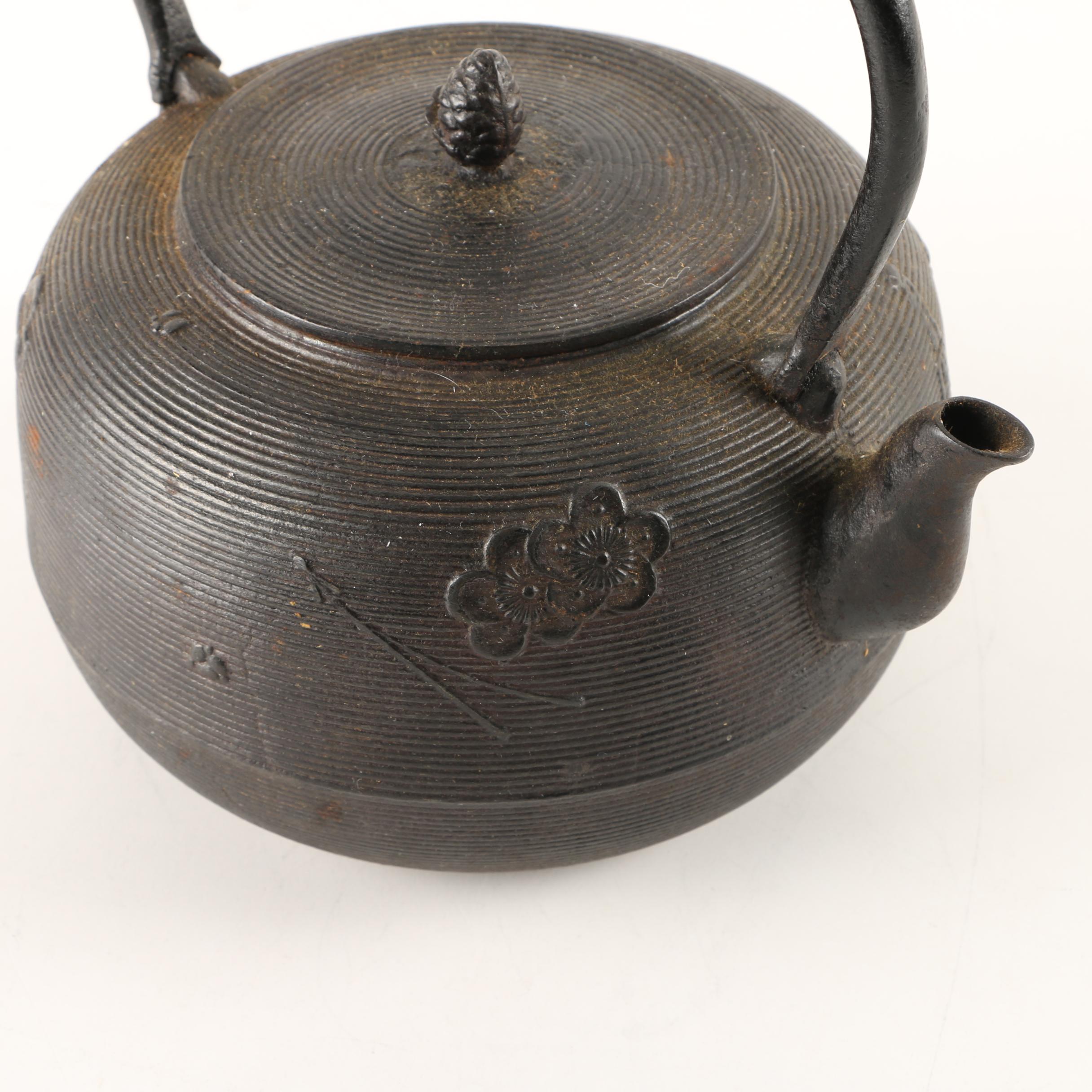 Japanese Nambu Tetsubin Vintage Cast Iron Teapot