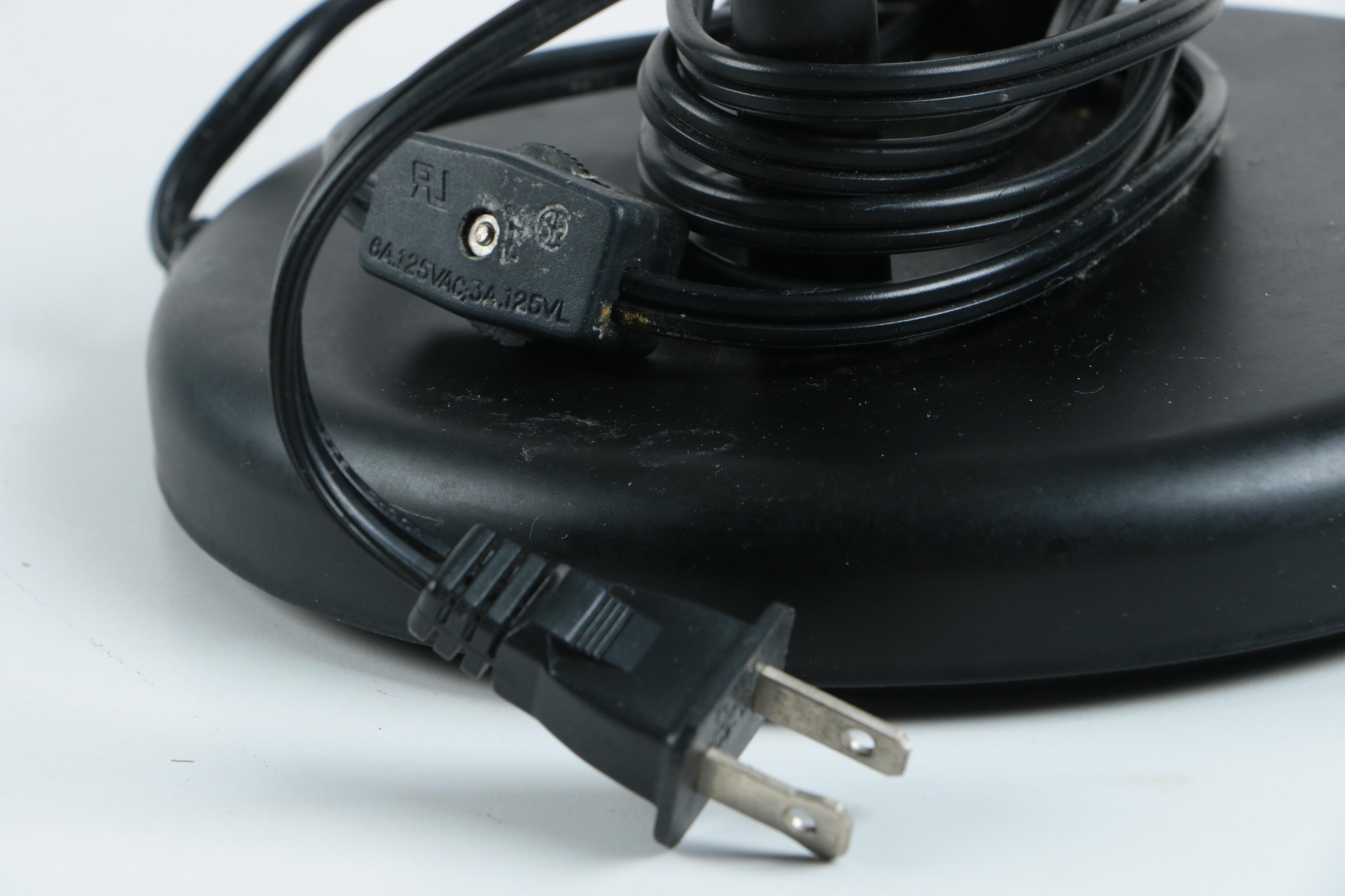 Contemporary Modern Style Metal Desk Lamp