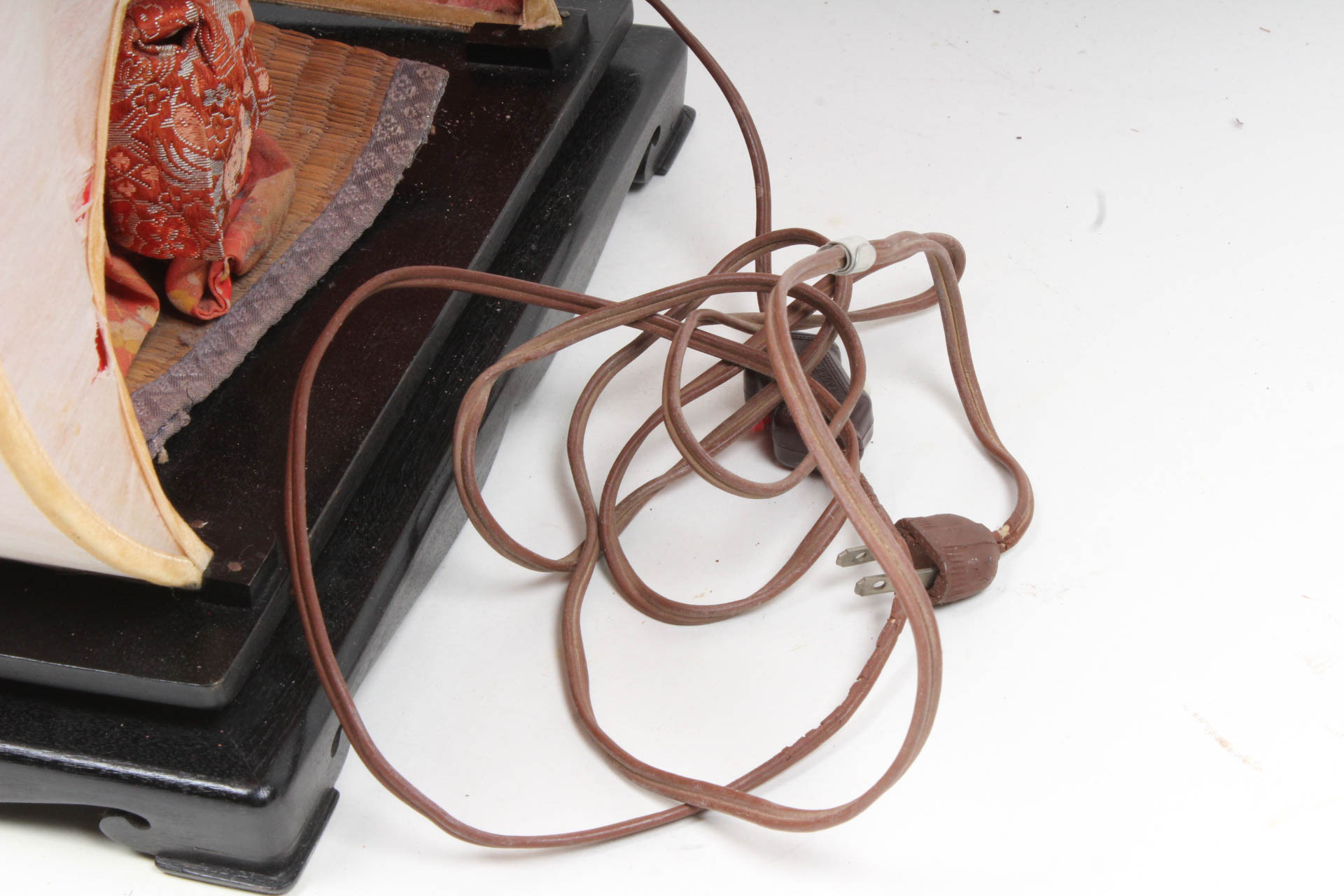 Vintage Japanese Table Lamp and Souvenirs