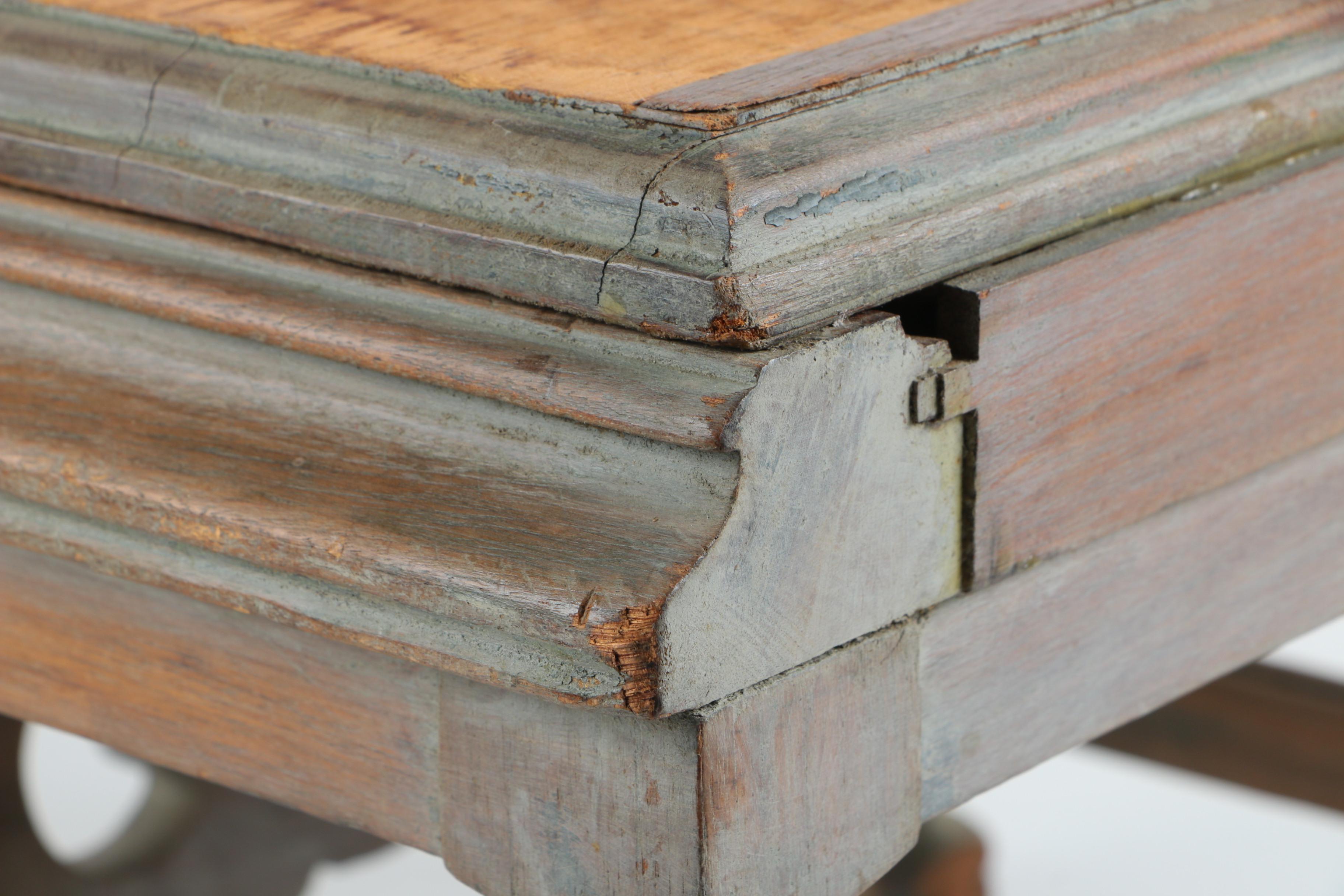 1920s Turned Stool With Carved Stretcher