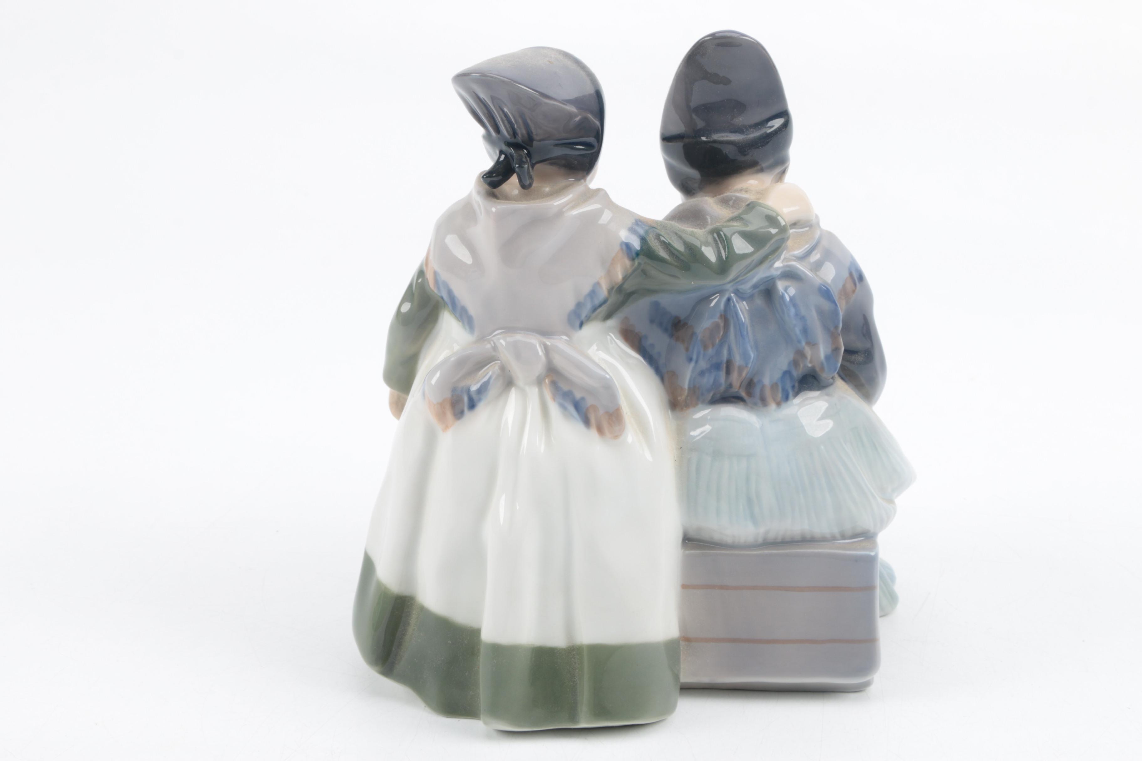 Royal Copenhagen "Amager Girls Reading" 1395