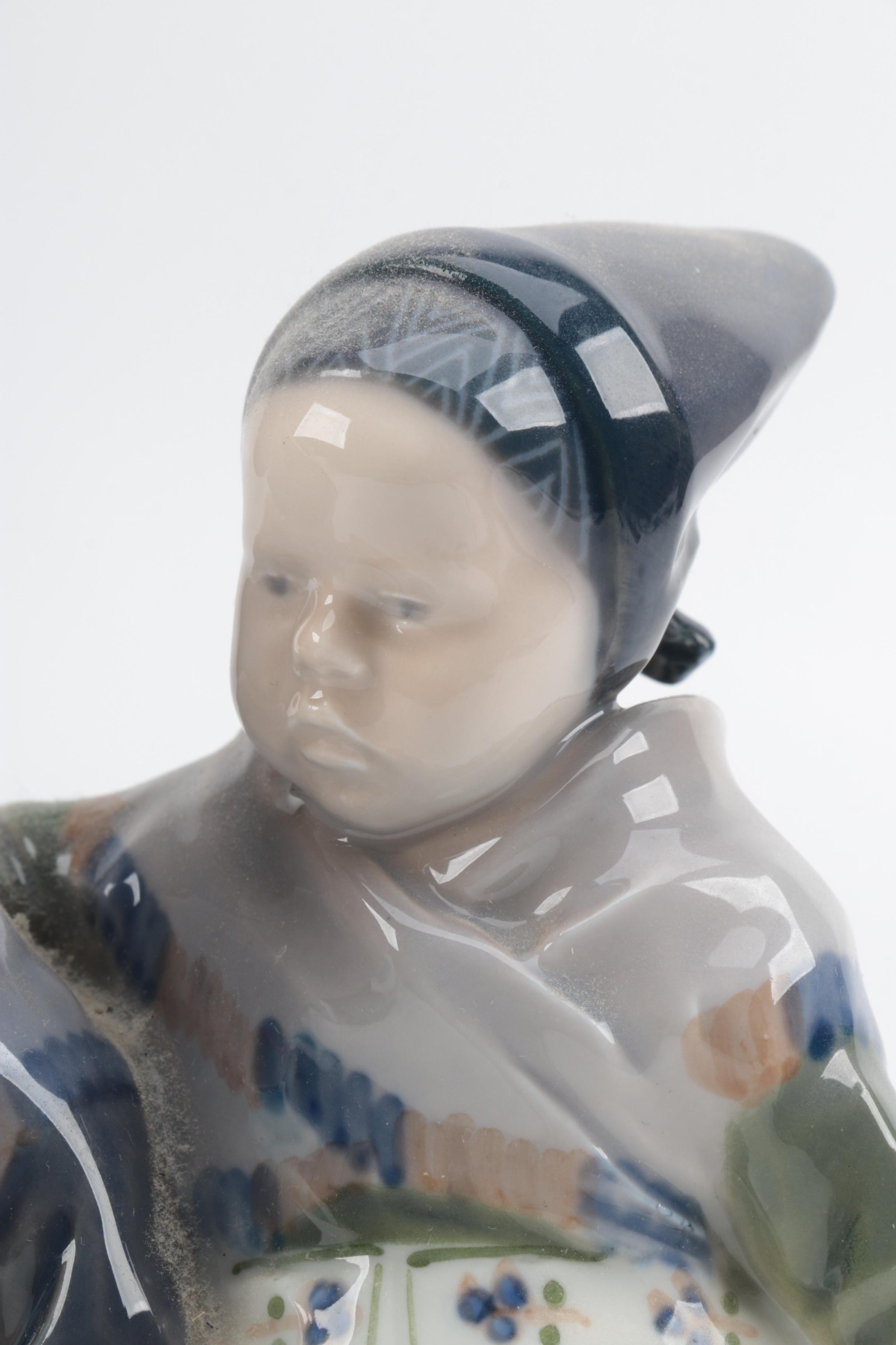 Royal Copenhagen "Amager Girls Reading" 1395