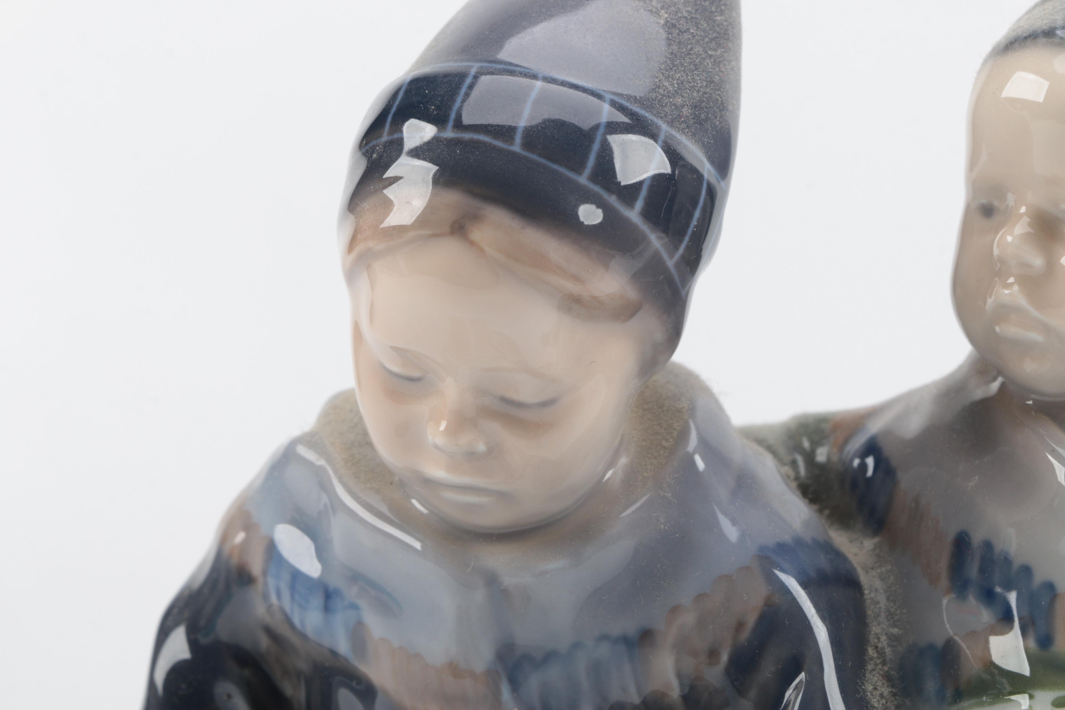 Royal Copenhagen "Amager Girls Reading" 1395