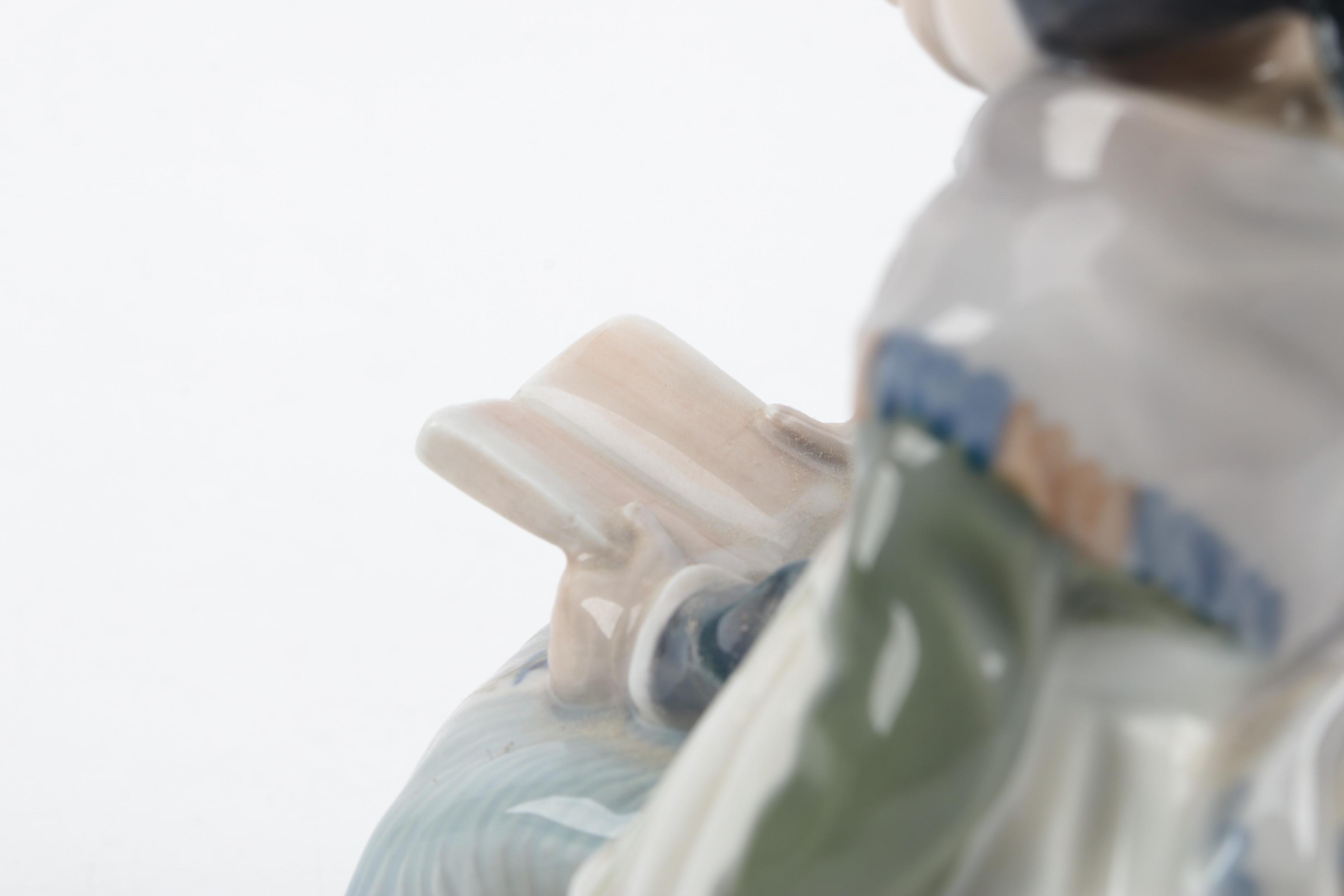 Royal Copenhagen "Amager Girls Reading" 1395