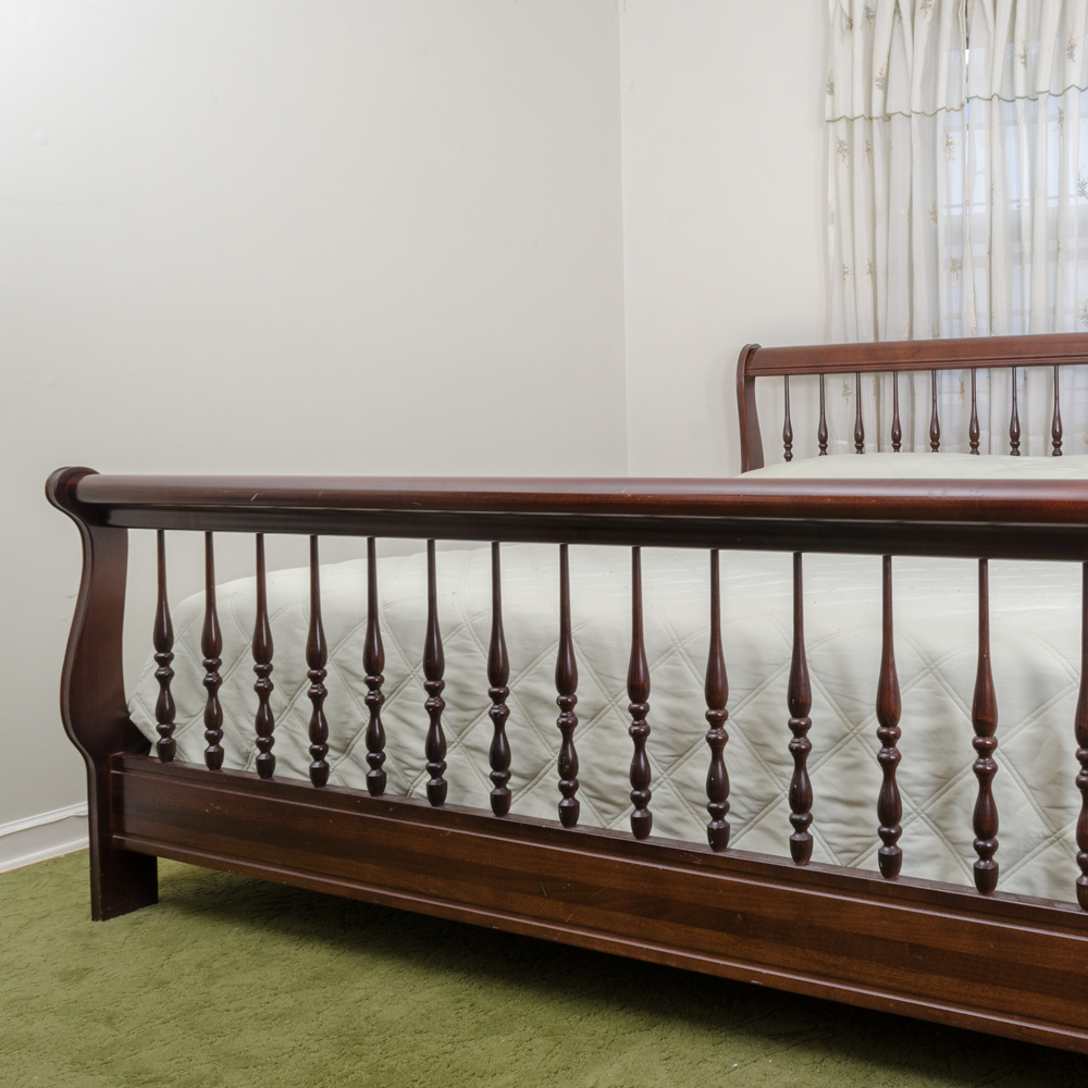 King Size Sleigh Bed With Turned Spindles