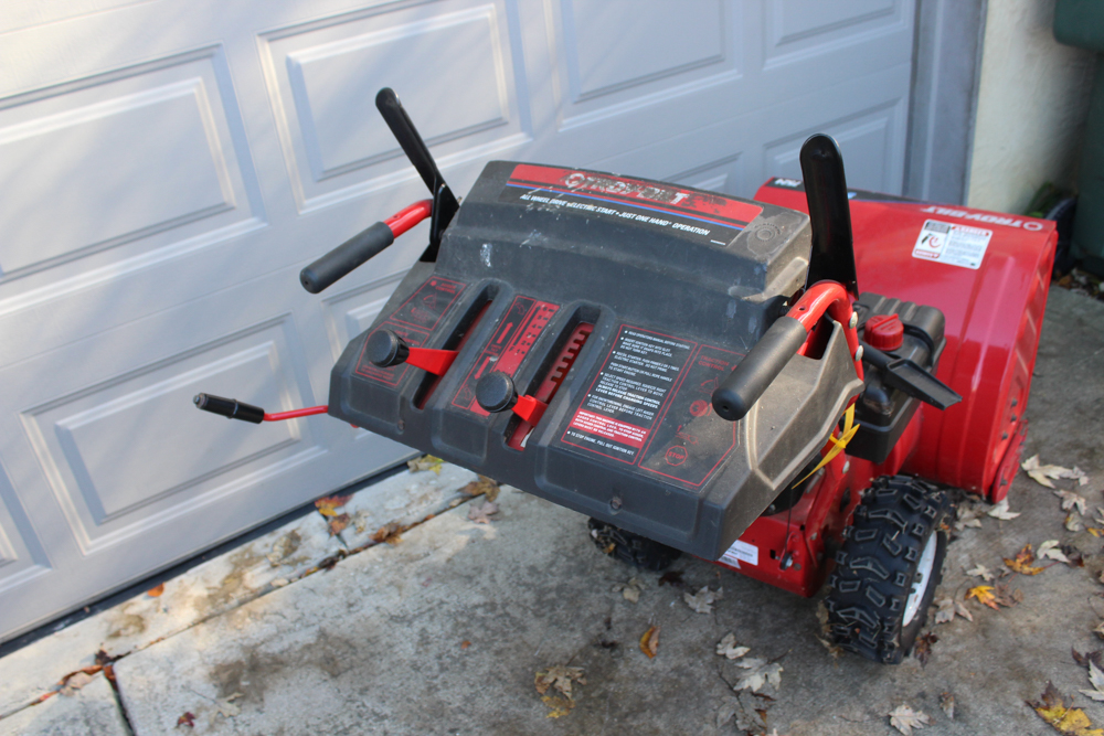 Troy Bilt "Storm" 7524 Snow Blower