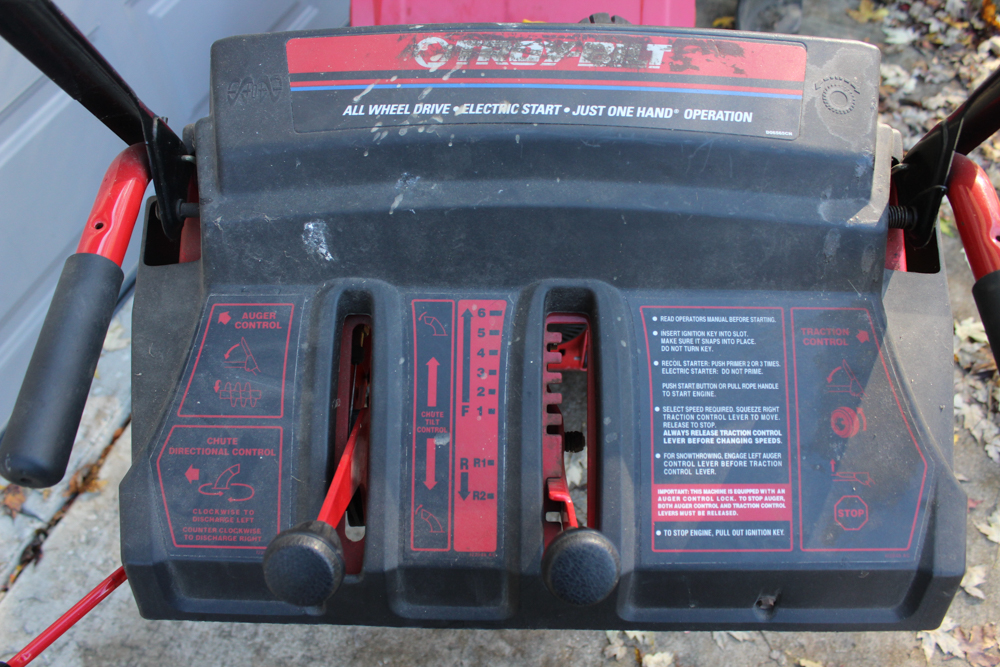 Troy Bilt "Storm" 7524 Snow Blower