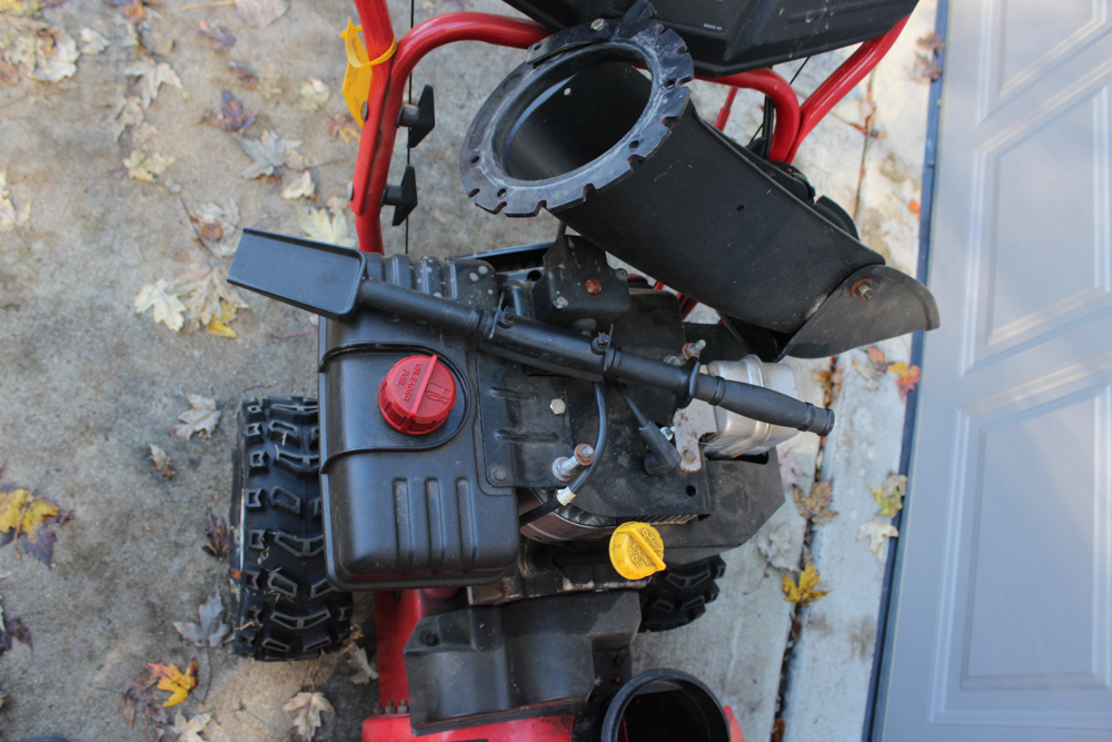 Troy Bilt "Storm" 7524 Snow Blower
