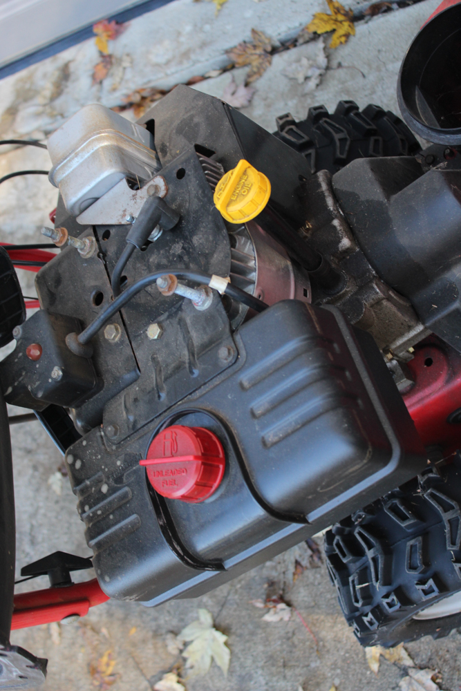 Troy Bilt "Storm" 7524 Snow Blower