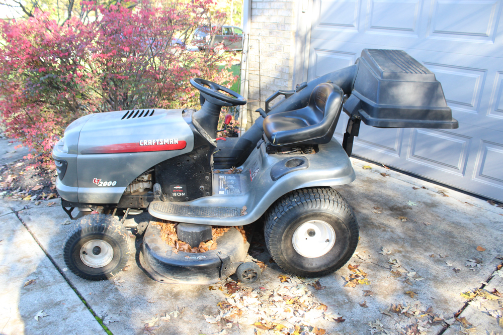 Craftsman LT2000 Lawn Mower