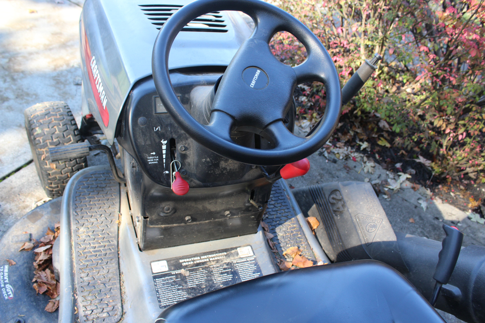 Craftsman LT2000 Lawn Mower