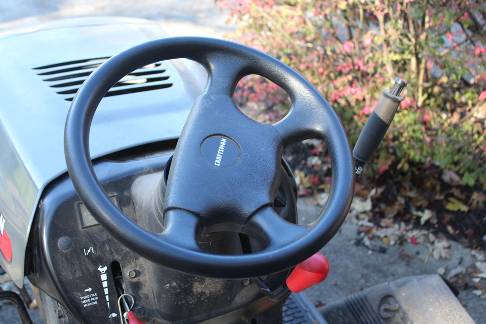 Craftsman LT2000 Lawn Mower