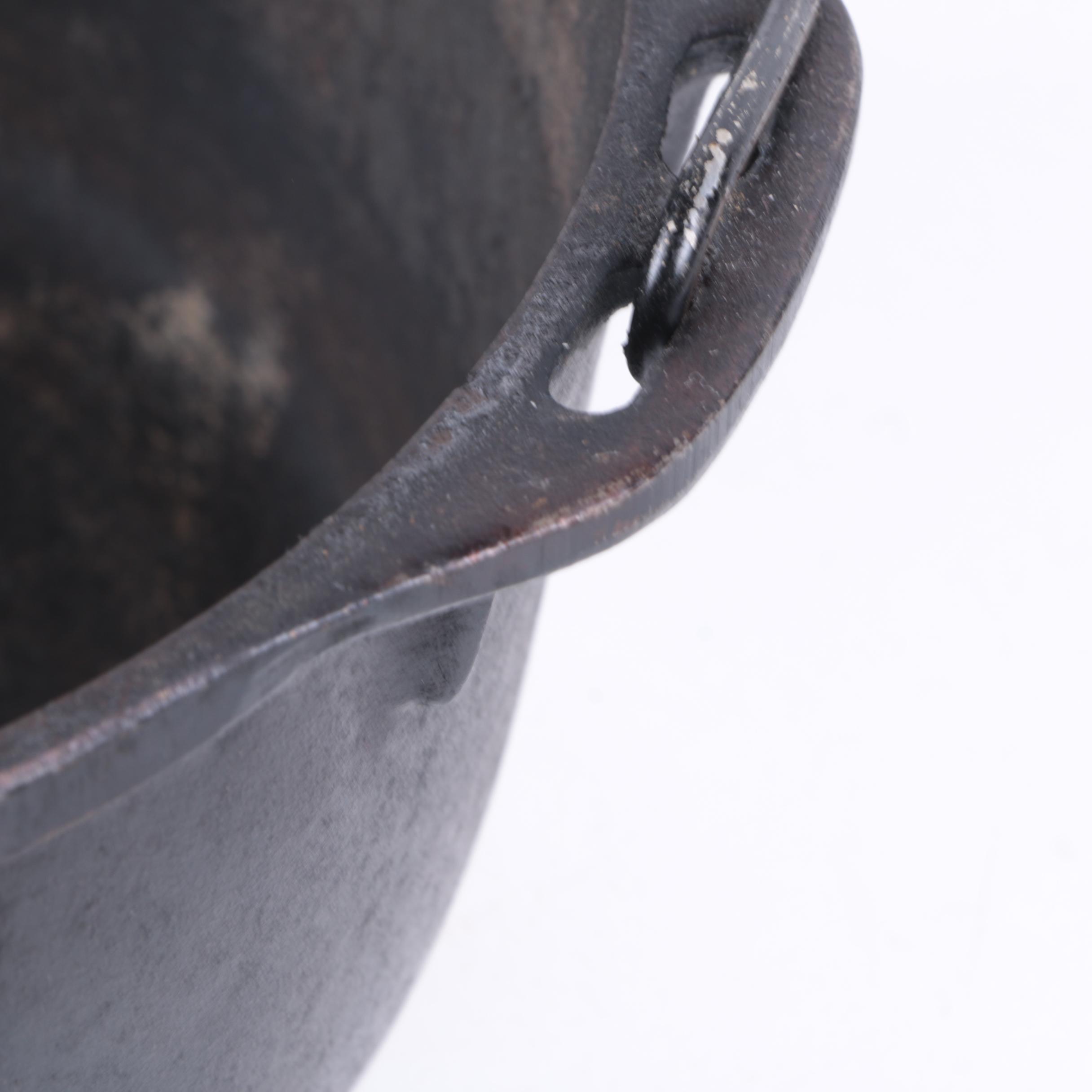 Cast Iron Dutch Oven