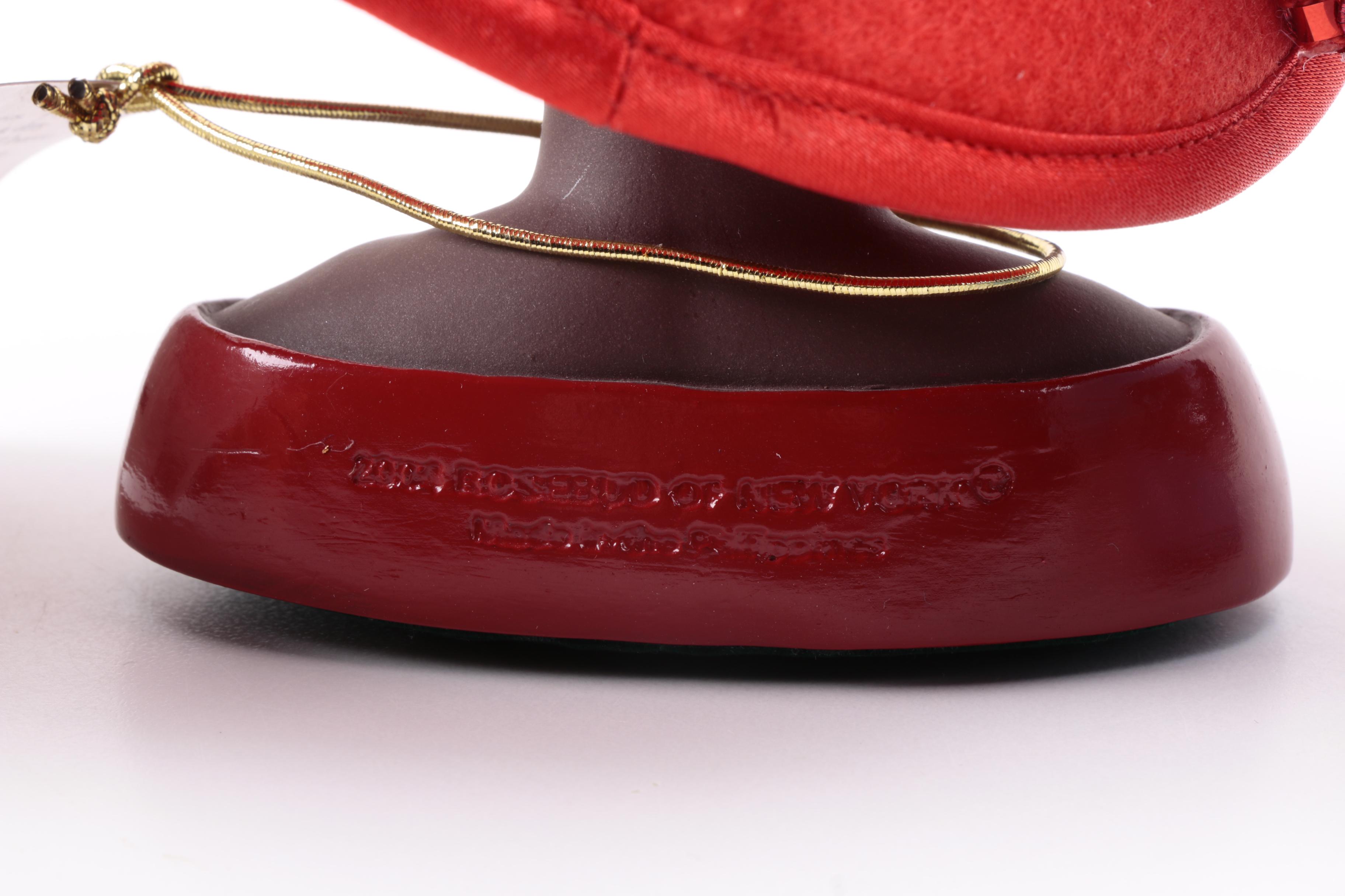 Harriet Rosebud Miniature Hats on Busts