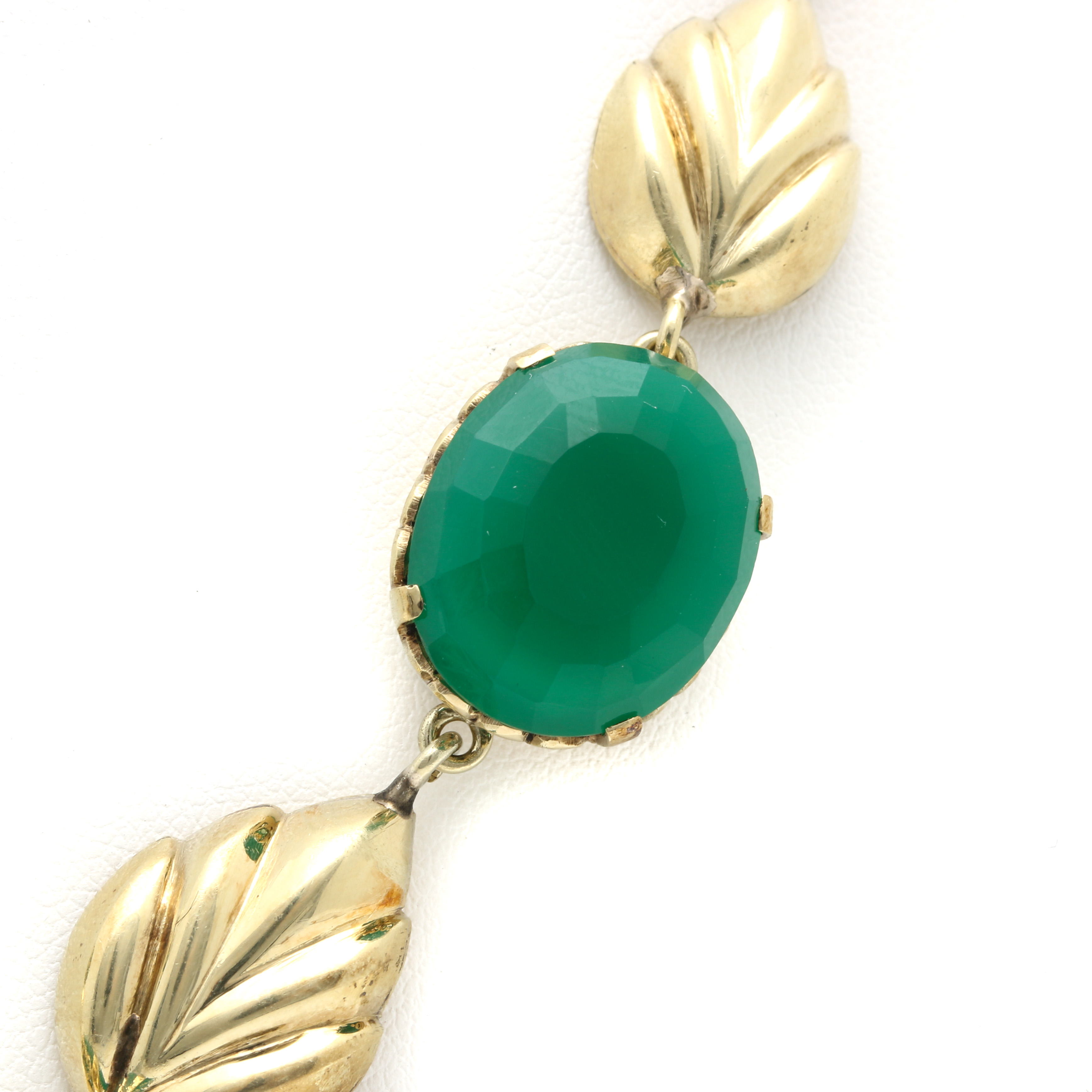 Vintage 14K Yellow Gold Dyed Green Chalcedony Necklace