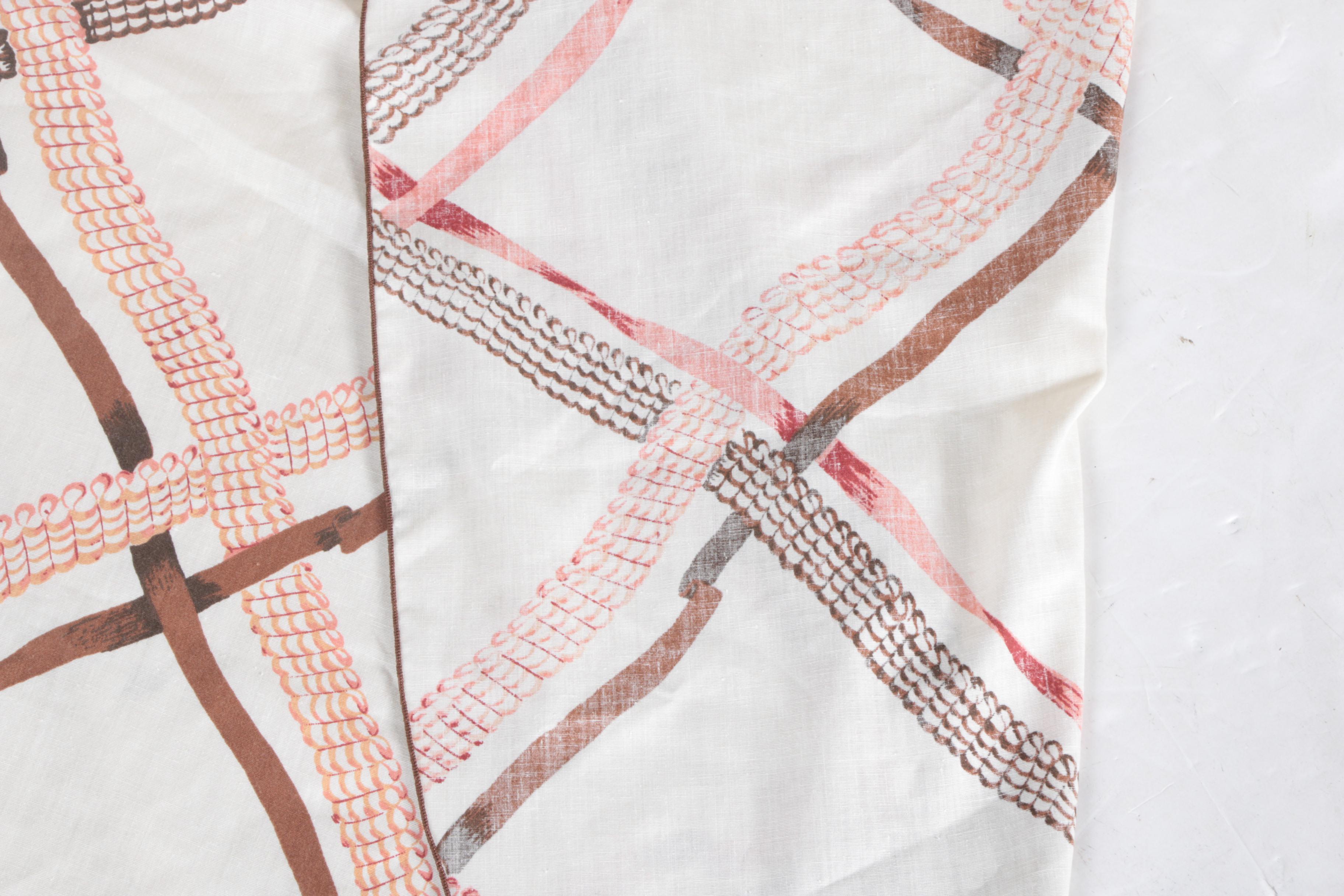 Carleton Varney Round Tablecloth and Napkins