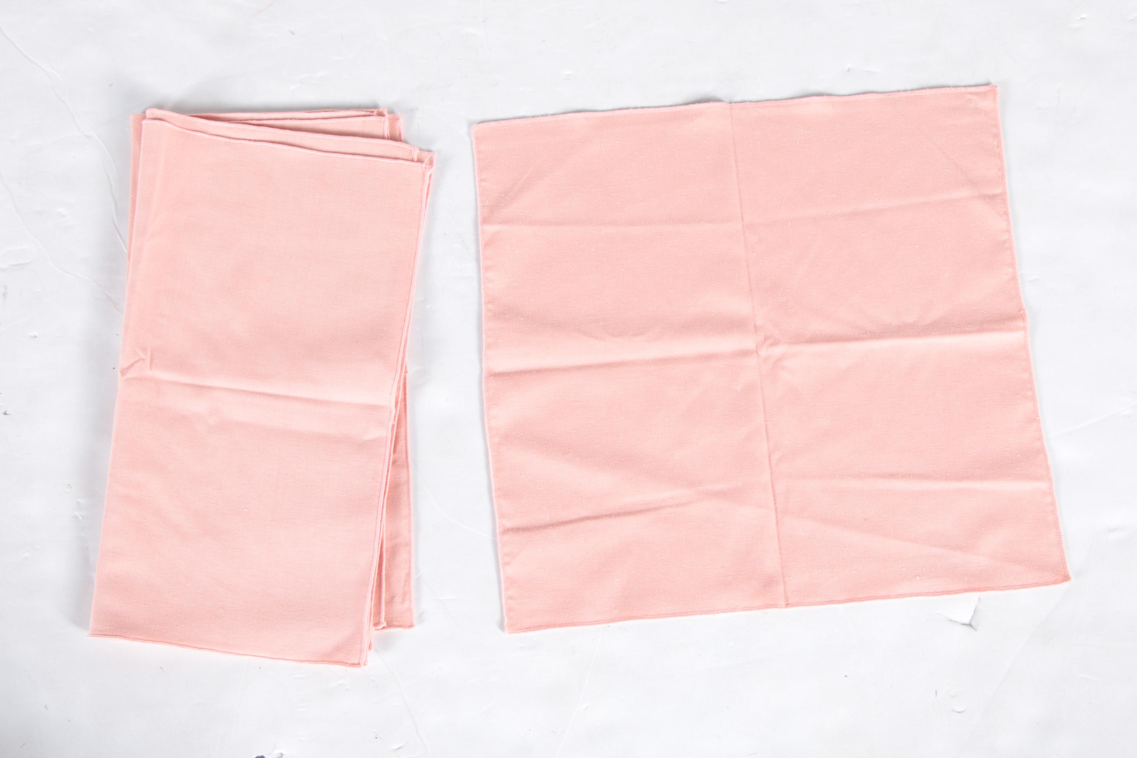 Carleton Varney Round Tablecloth and Napkins