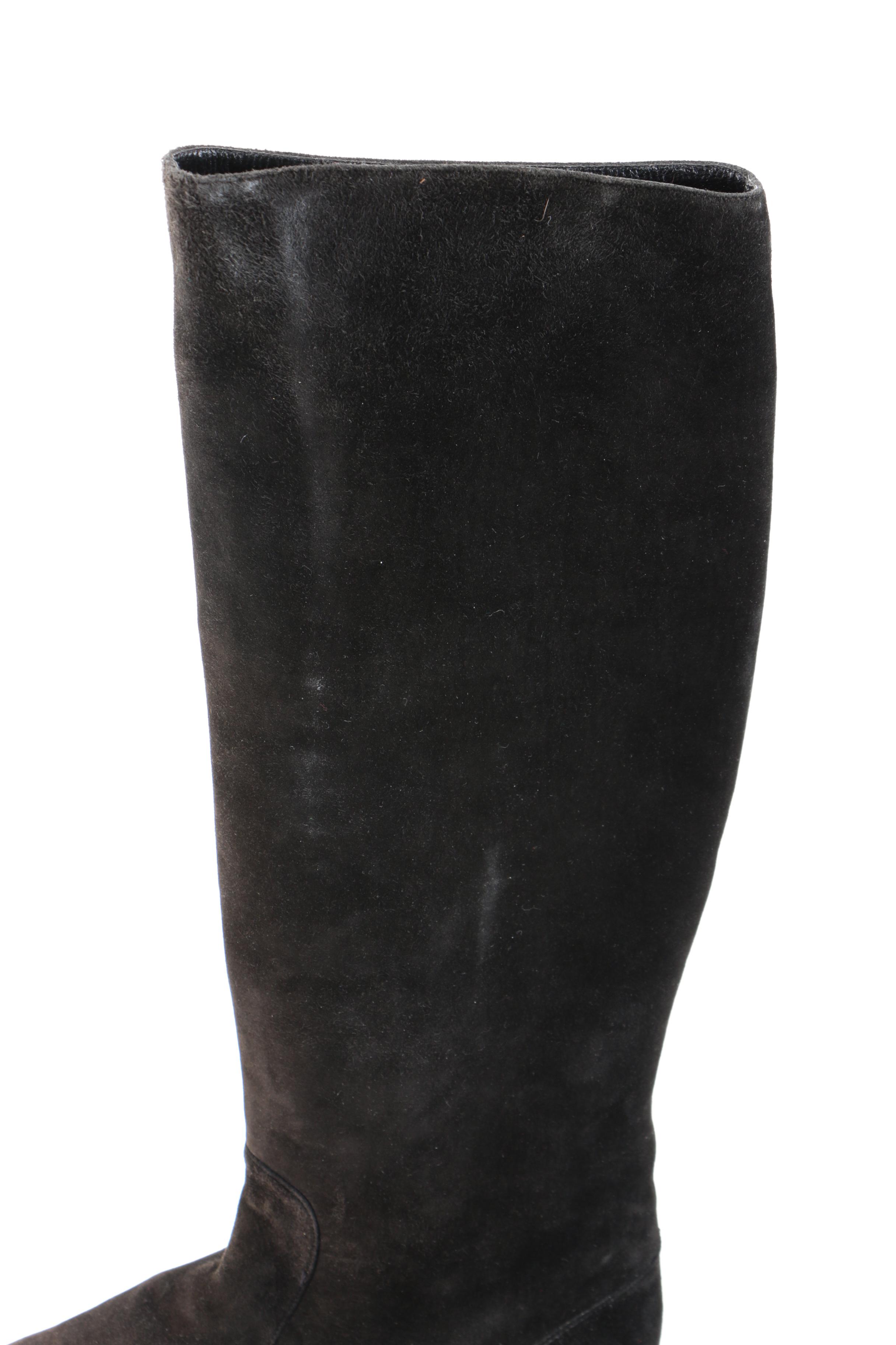 Manolo Blahnik Equestrian Style Suede Boots