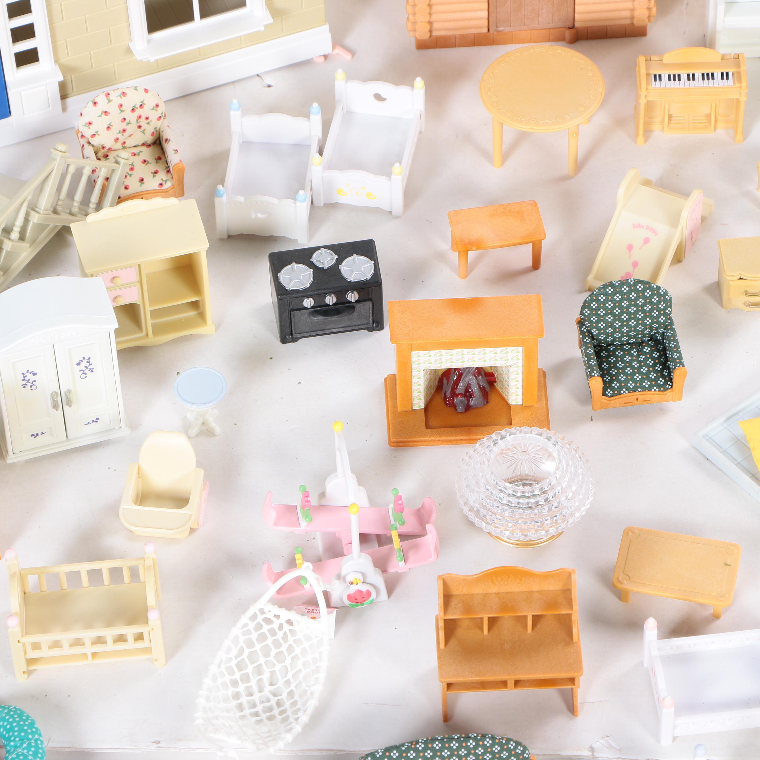 Dollhouses with Furniture and Accessories