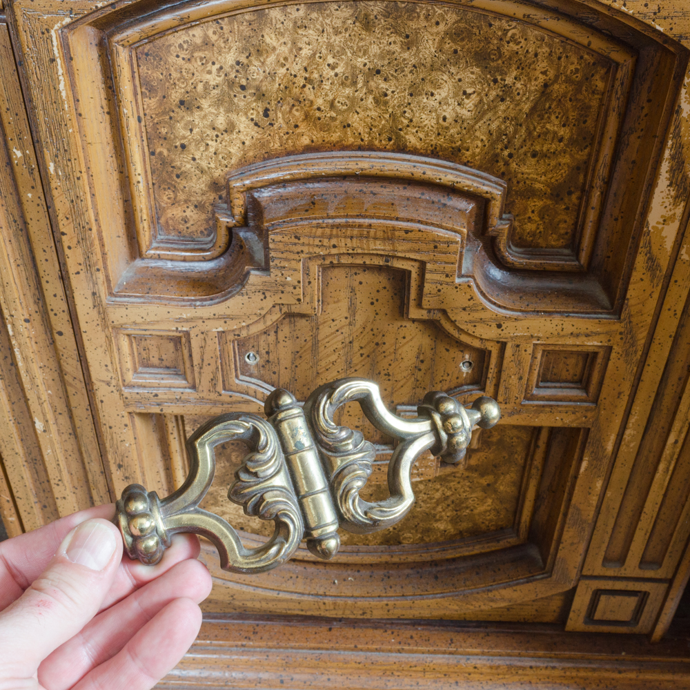 Traditional Style China Cabinet