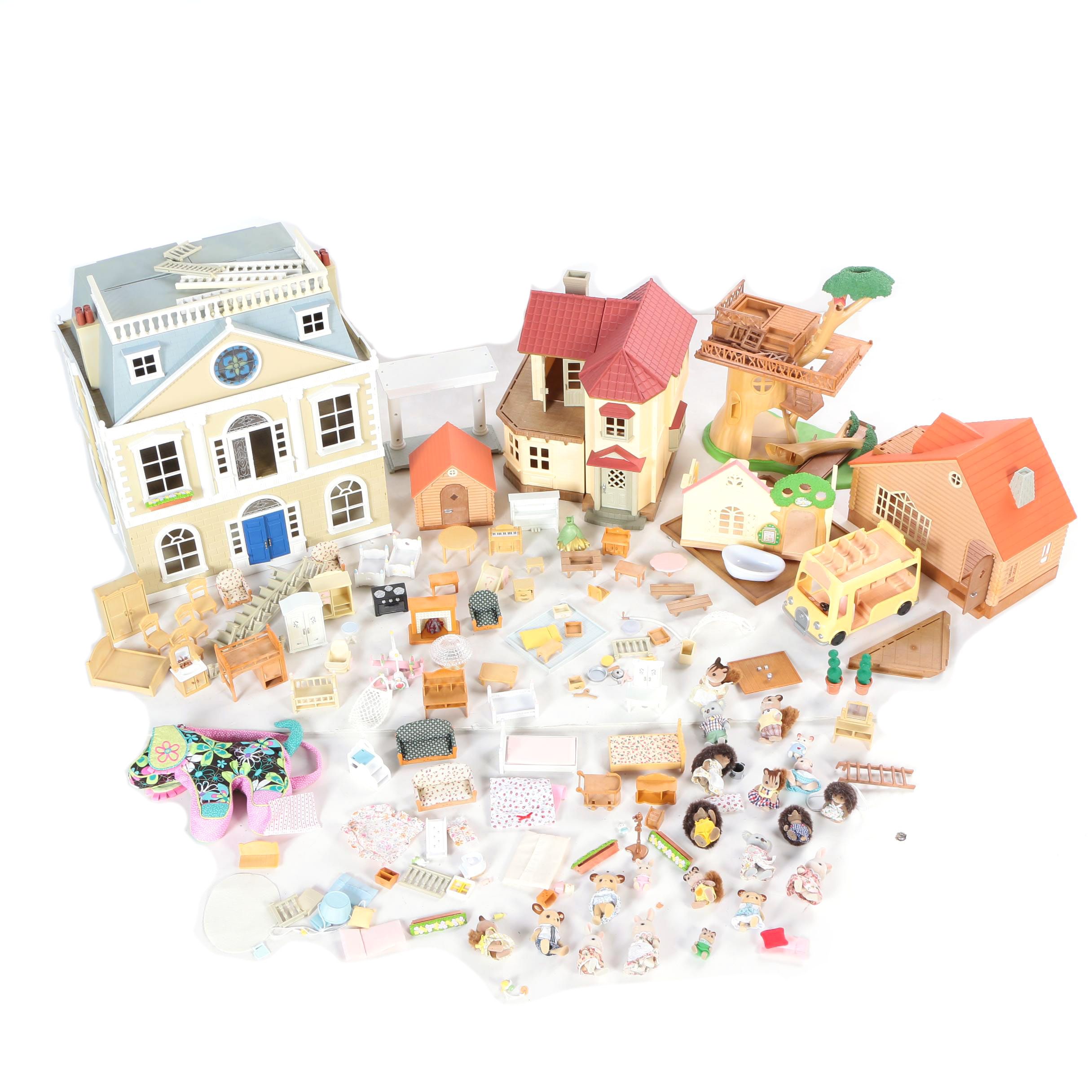 Dollhouses with Furniture and Accessories