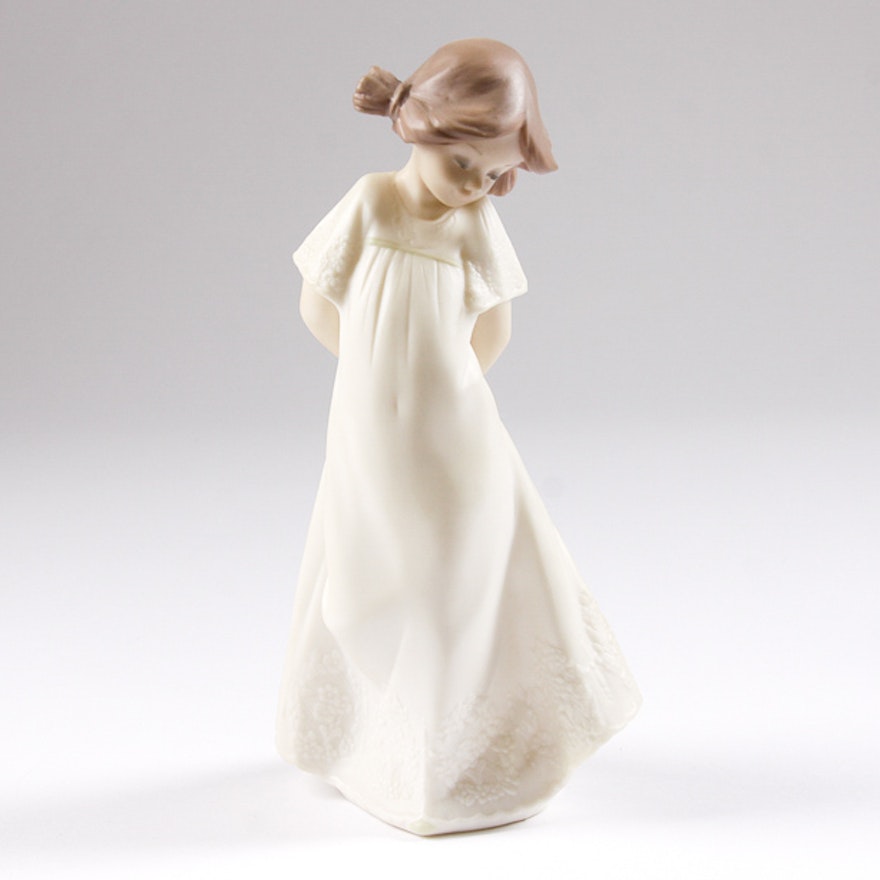 Lladró Golden Memories Vintage Porcelain Figurine of a Young Girl