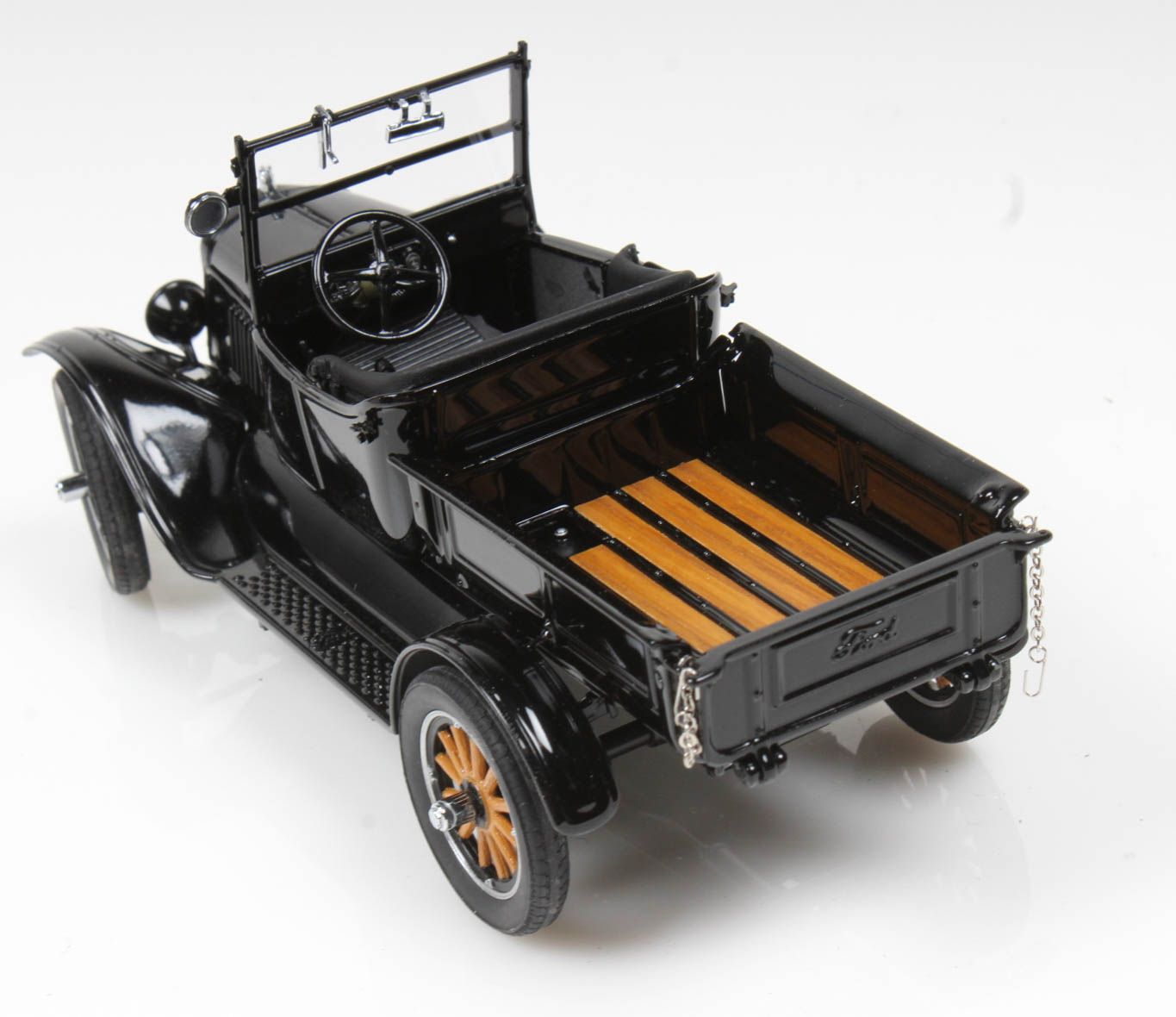 Danbury Mint 1925 Ford Model T Runabout Die Cast Car