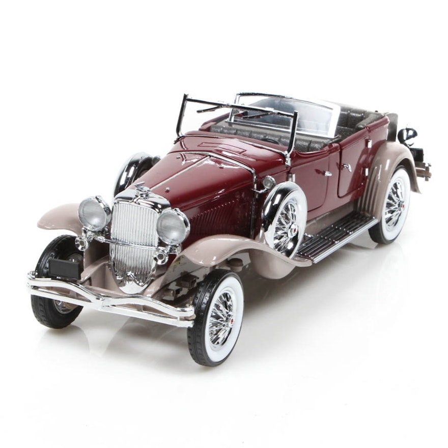 Franklin Mint 1930 Duesenberg Touring Model J Die Cast Car