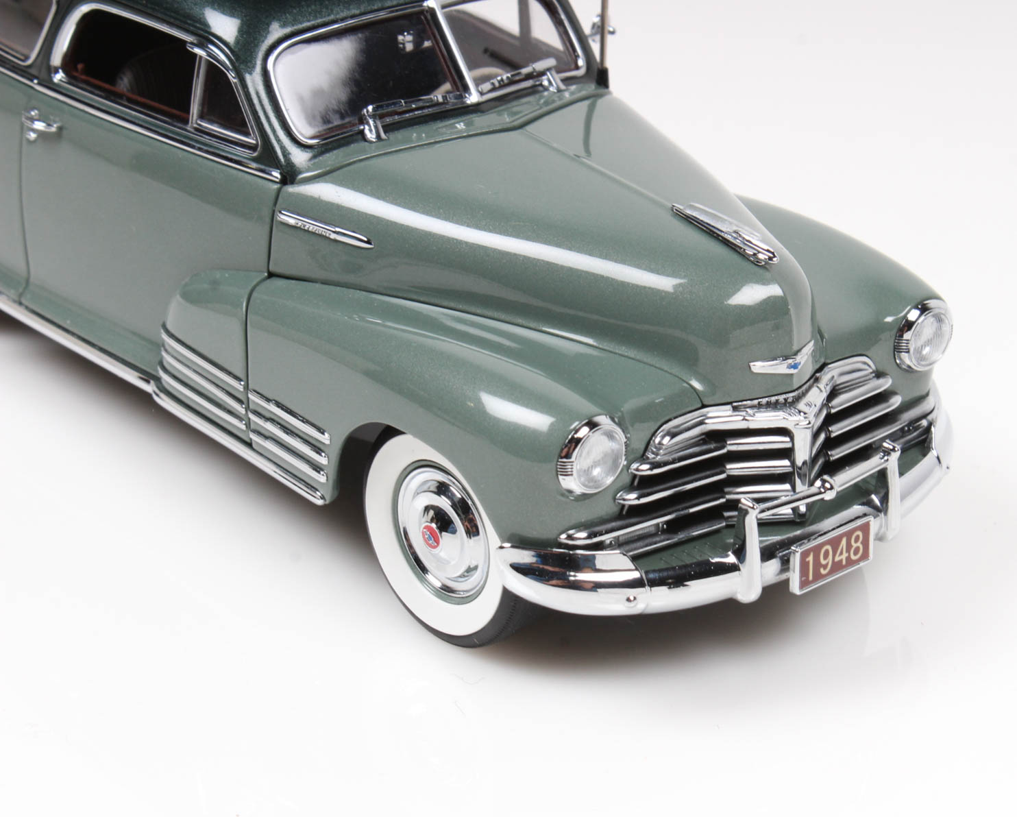 Danbury Mint 1948 Chevrolet Fleetline Aerosedan Die Cast Car