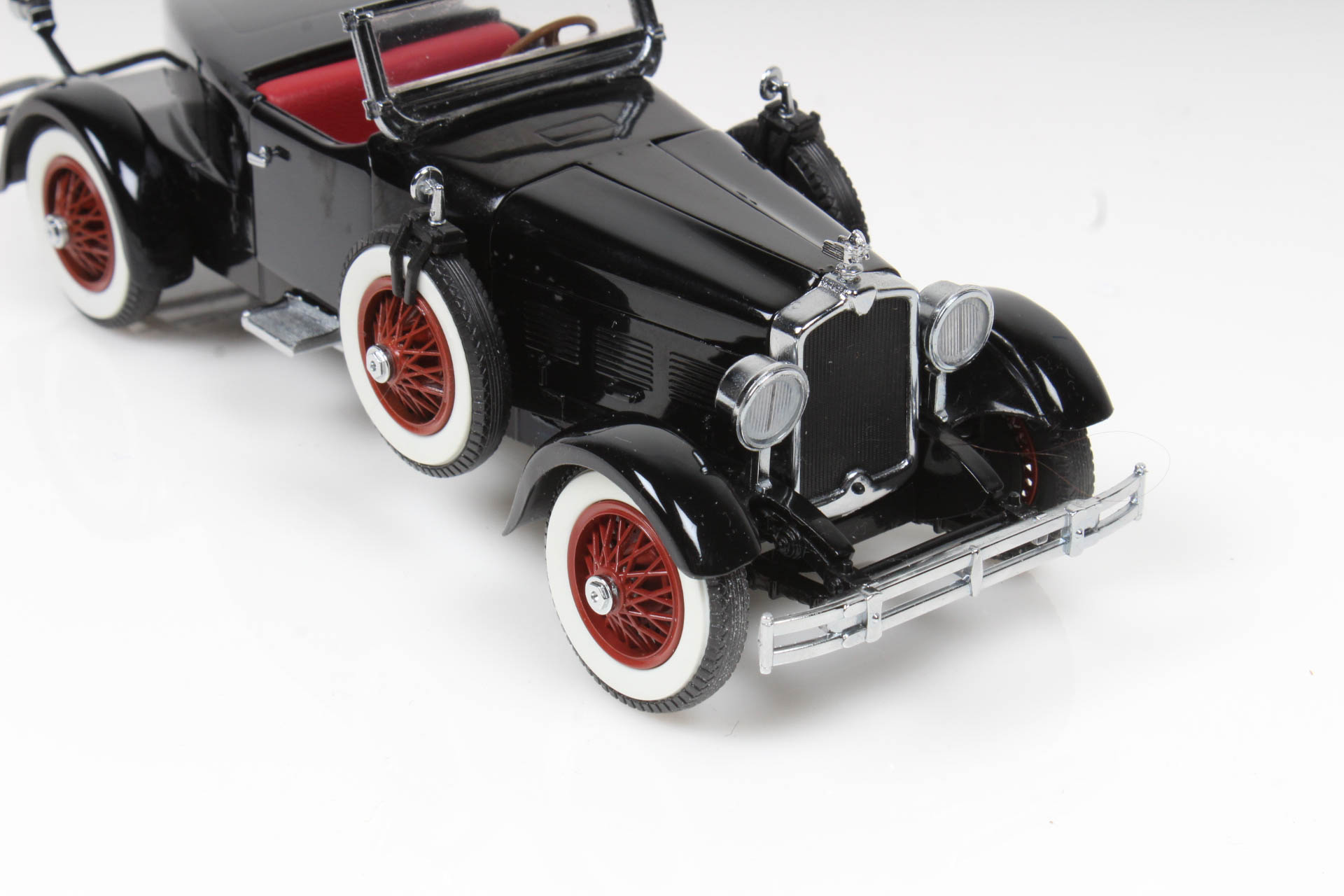 Danbury Mint 1927 Stutz Black Hawk Speedster Die Cast Car
