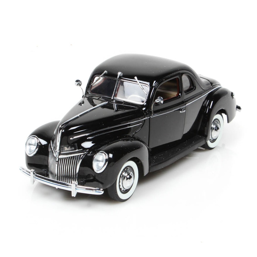 Danbury Mint 1939 Ford Deluxe Coupe Die Cast Car