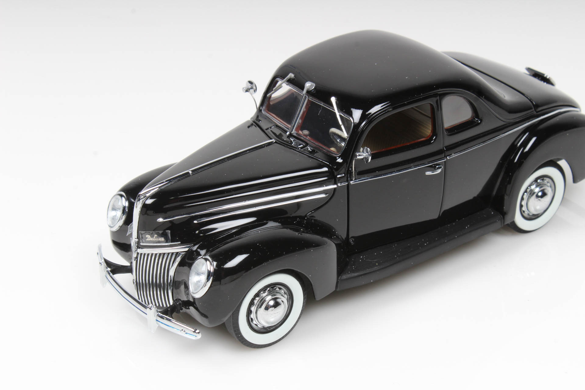 Danbury Mint 1939 Ford Deluxe Coupe Die Cast Car