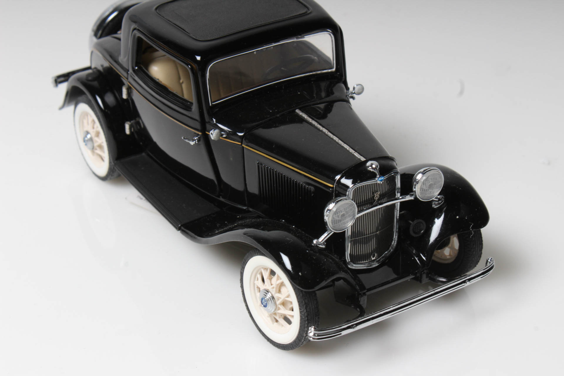 Franklin Mint 1932 Ford Deuce Coupe Die Cast Car