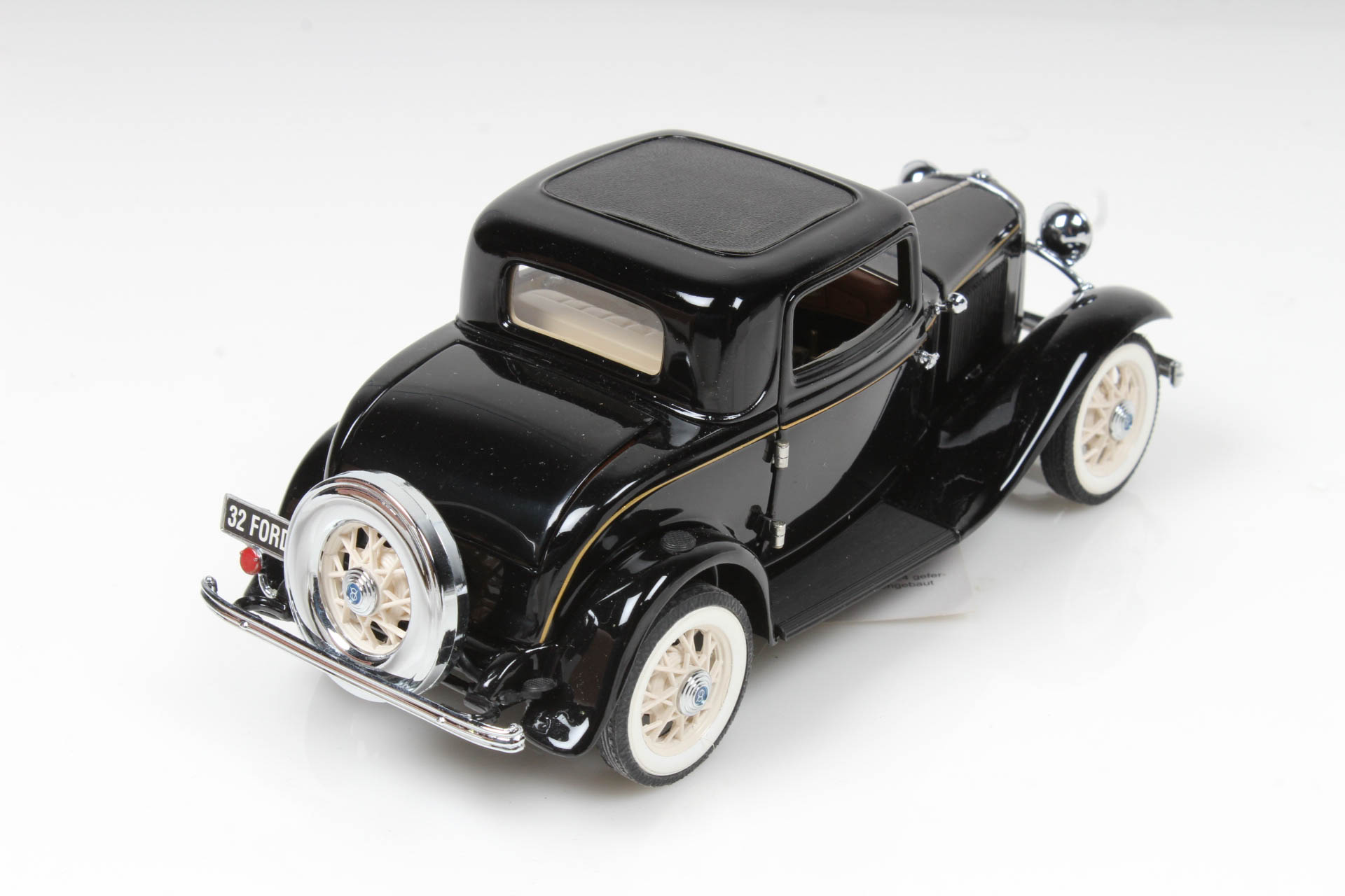 Franklin Mint 1932 Ford Deuce Coupe Die Cast Car