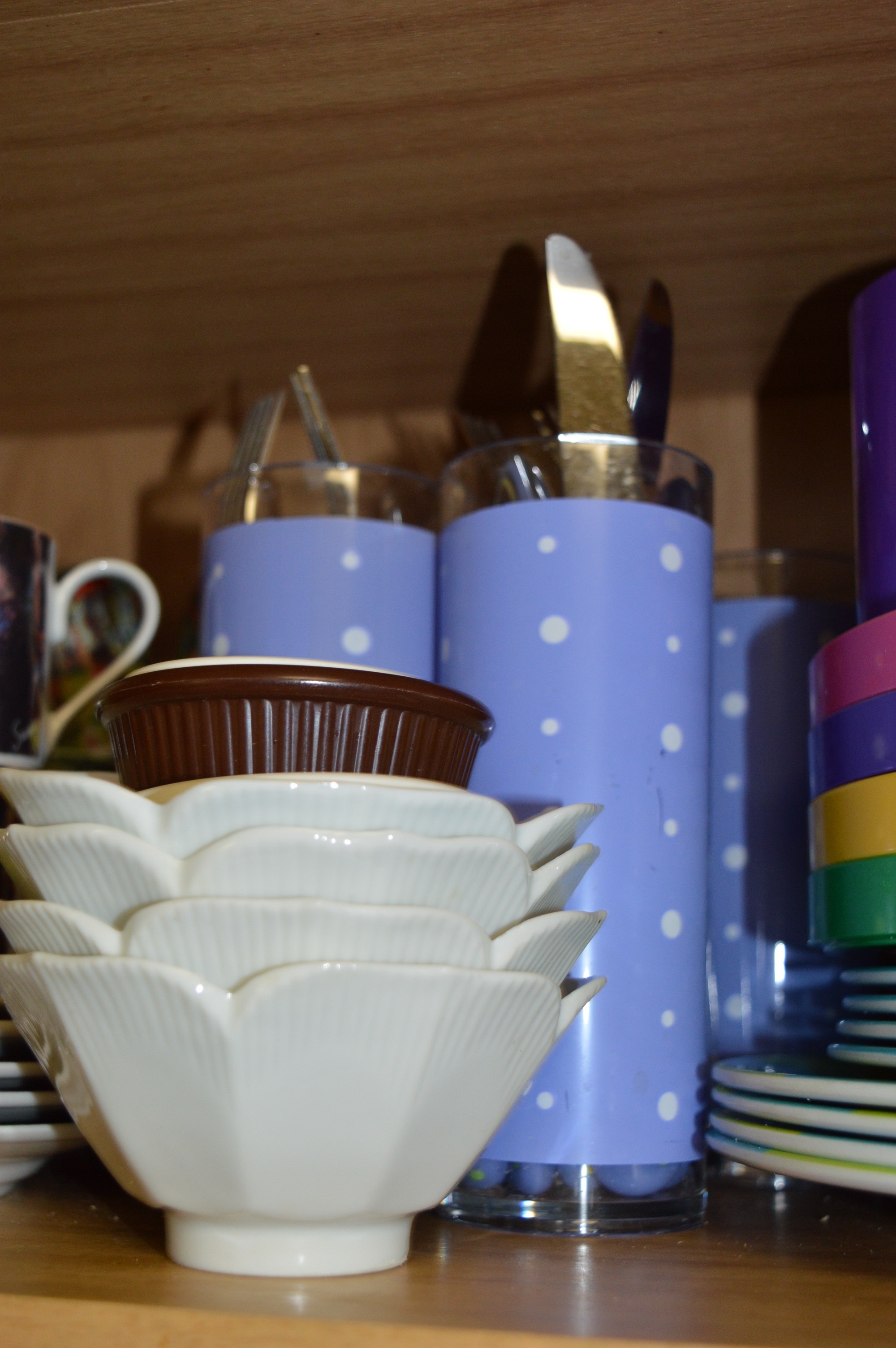 Cabinet Collection with Georges Seurat's Dishware
