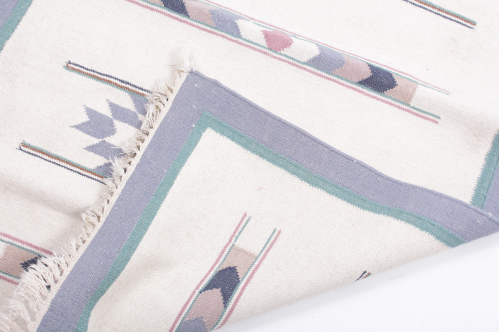 Hand-Woven Southwestern Flat Weave Rug