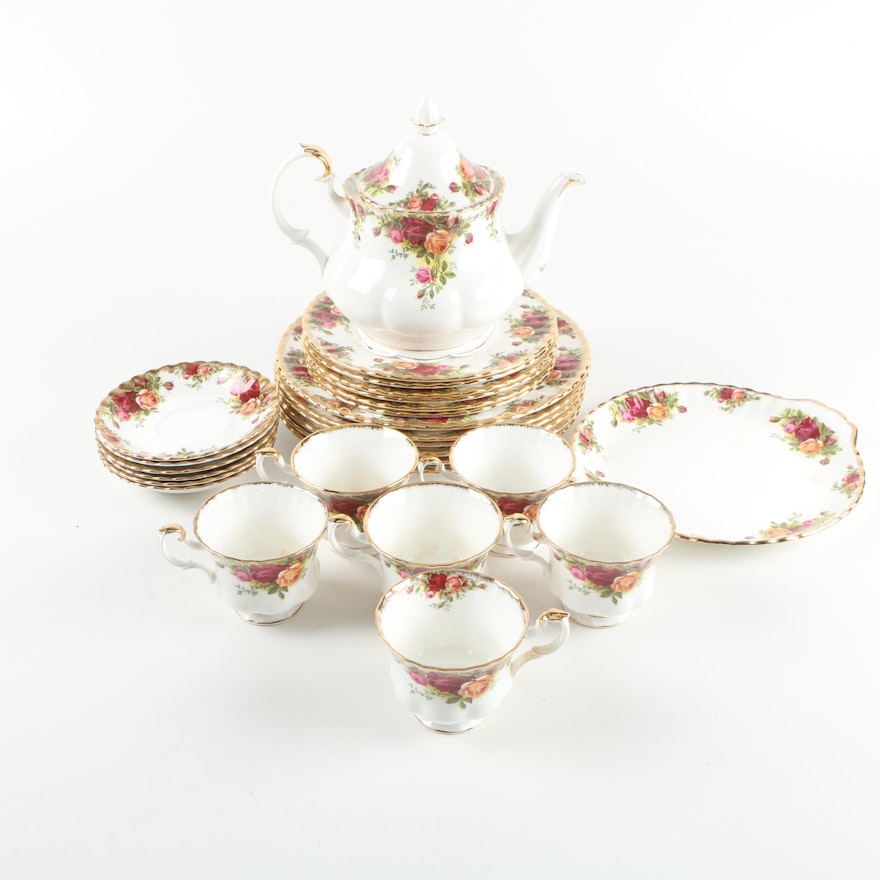 Royal Albert "Old Country Roses" Bone China Tableware, Circa 1962