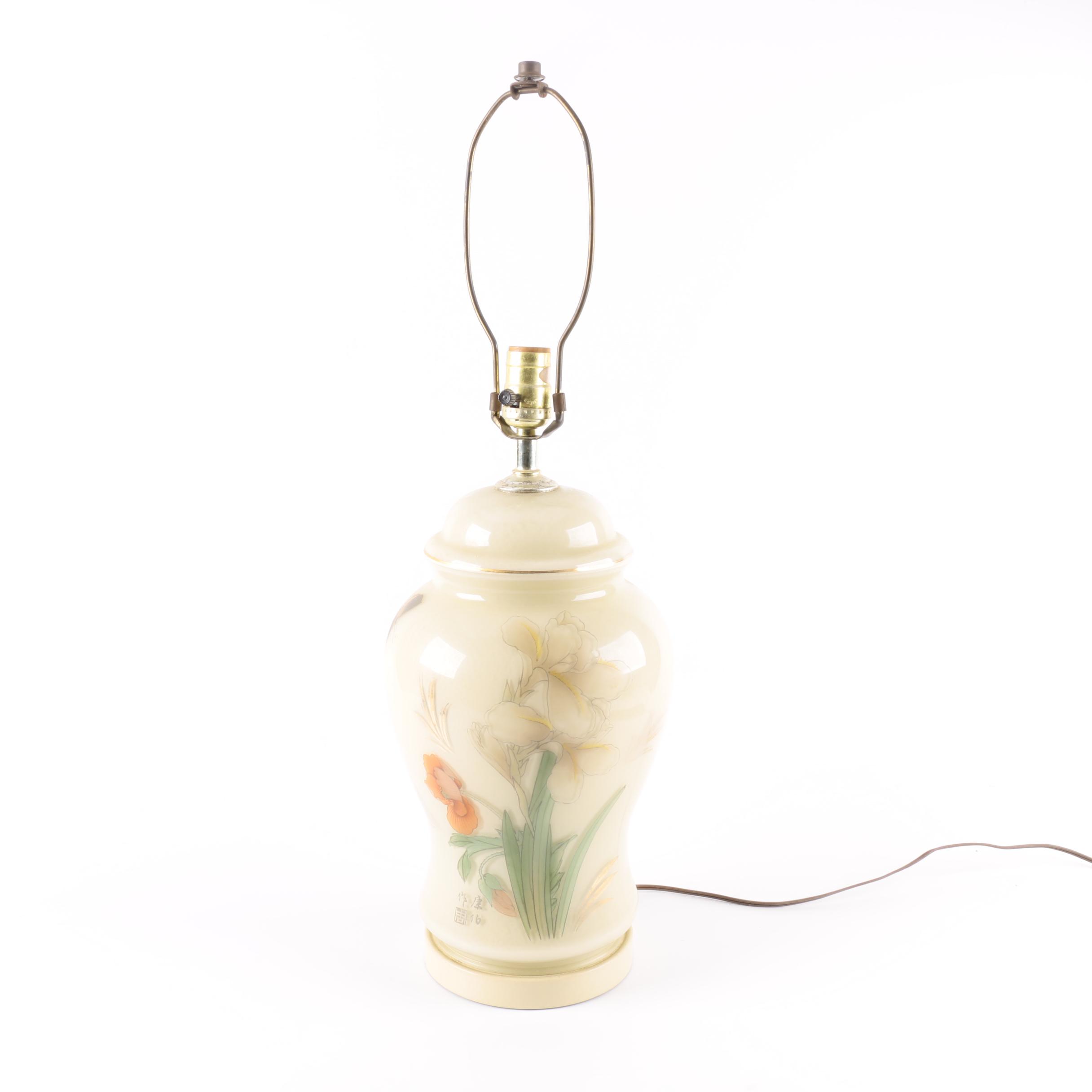 Chinese Ceramic Floral Pattern Table Lamp