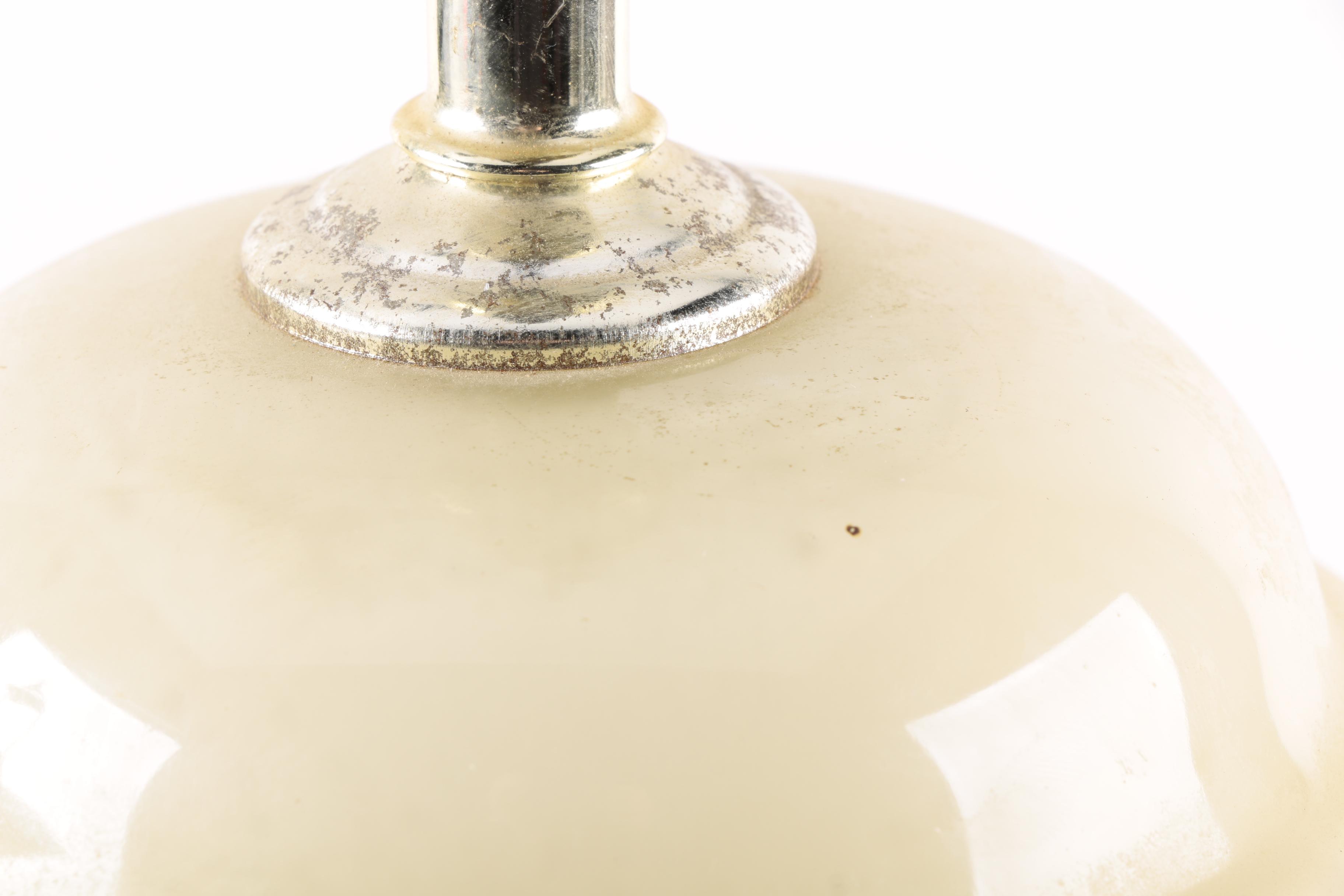 Chinese Ceramic Floral Pattern Table Lamp