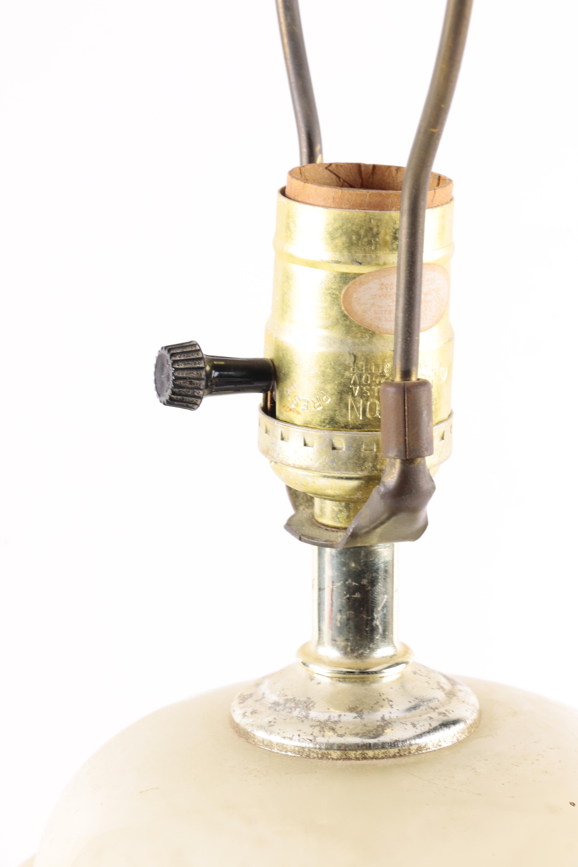 Chinese Ceramic Floral Pattern Table Lamp