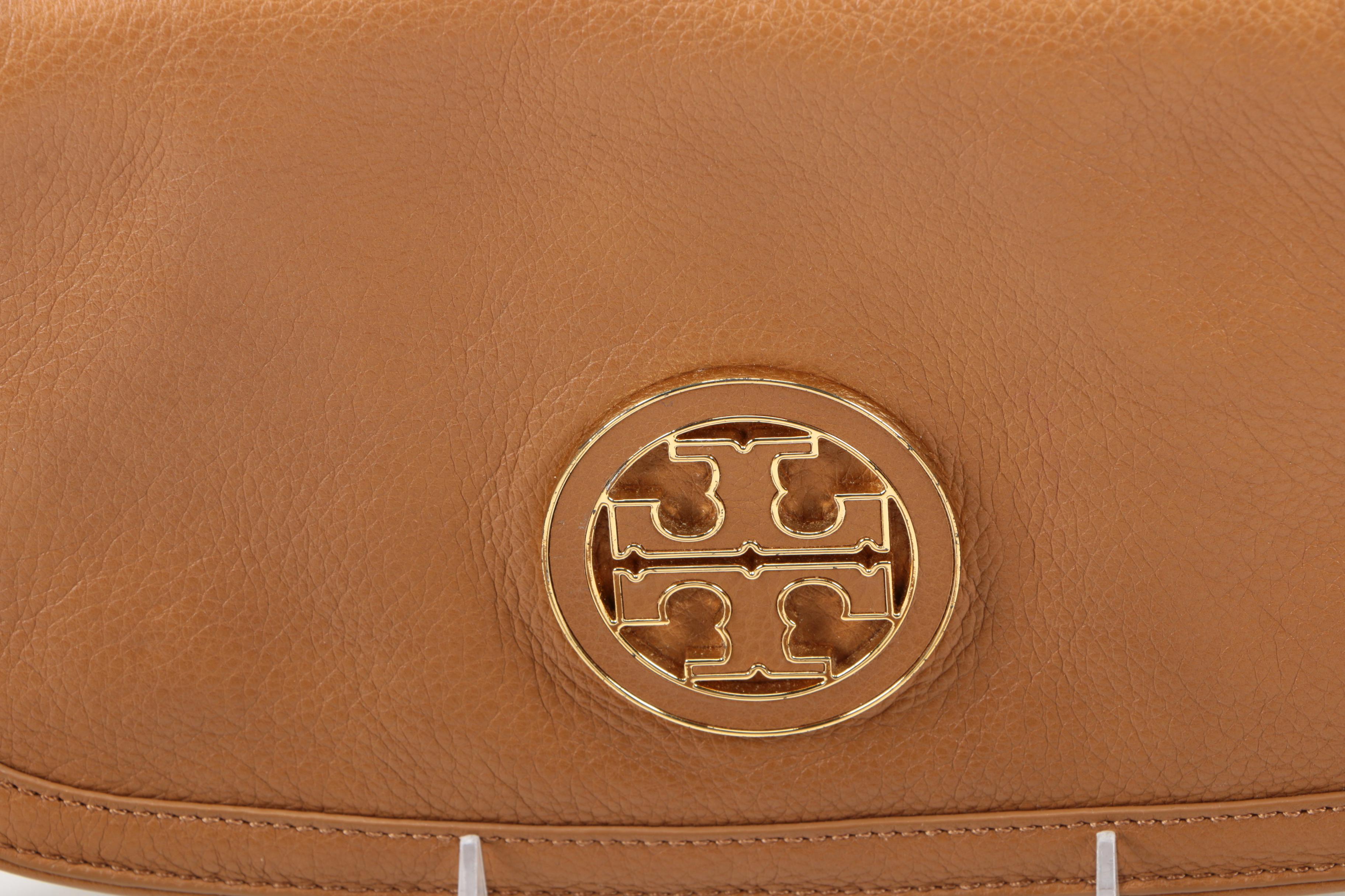 Tory Burch Amanda Logo Clutch