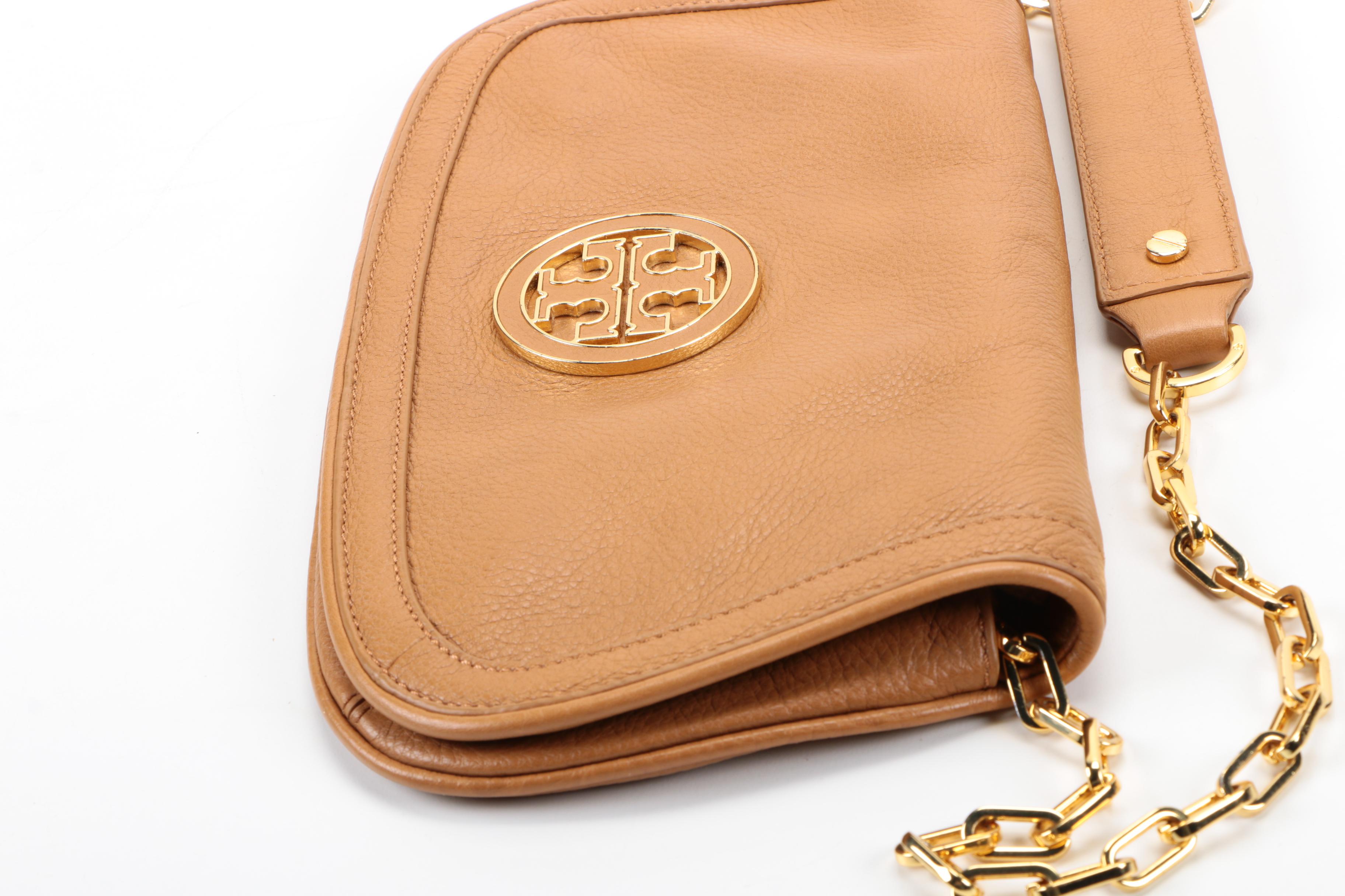 Tory Burch Amanda Logo Clutch