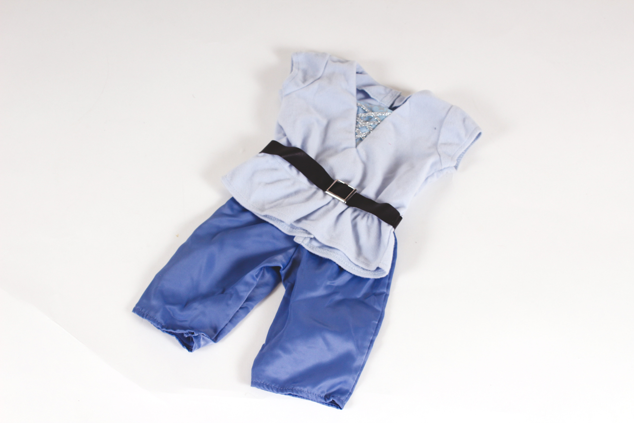 American Girl Doll "Mia" with Doll Clothing Collection