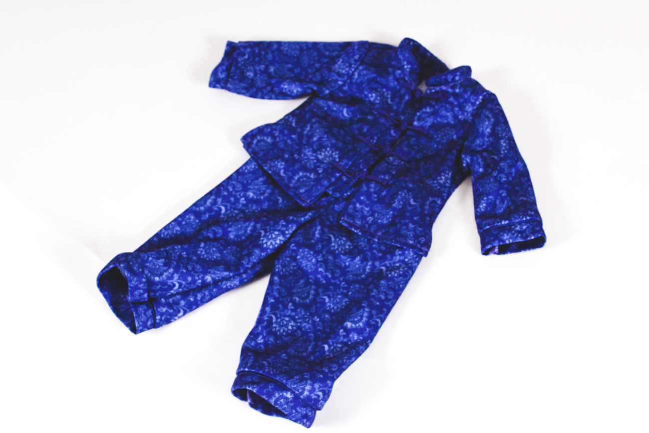 American Girl Doll "Mia" with Doll Clothing Collection