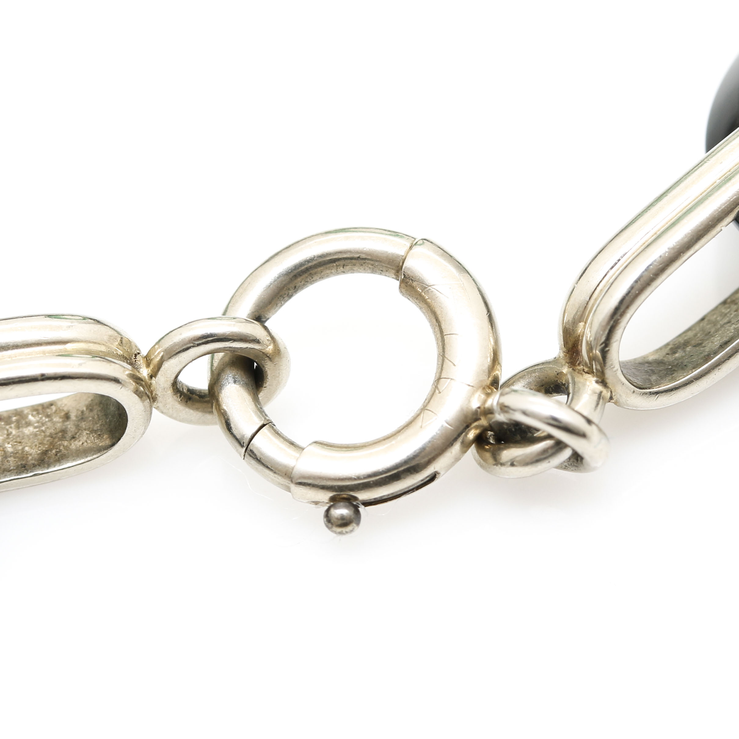 14K White Gold Black Onyx and Dyed Chalcedony Bracelet