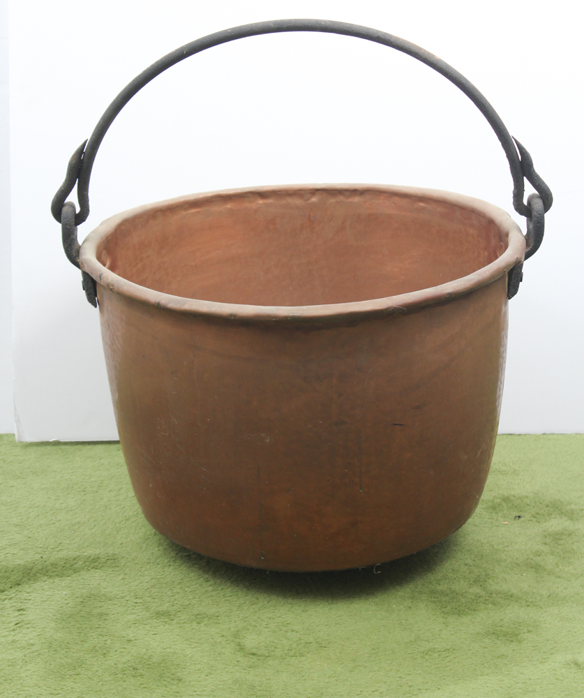 Vintage Hammered Copper Cauldron by D. Picking & Co.