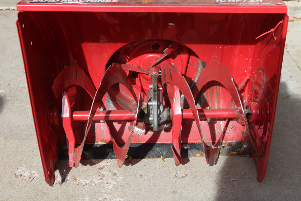Yard Machines 10HP/24" Snowblower