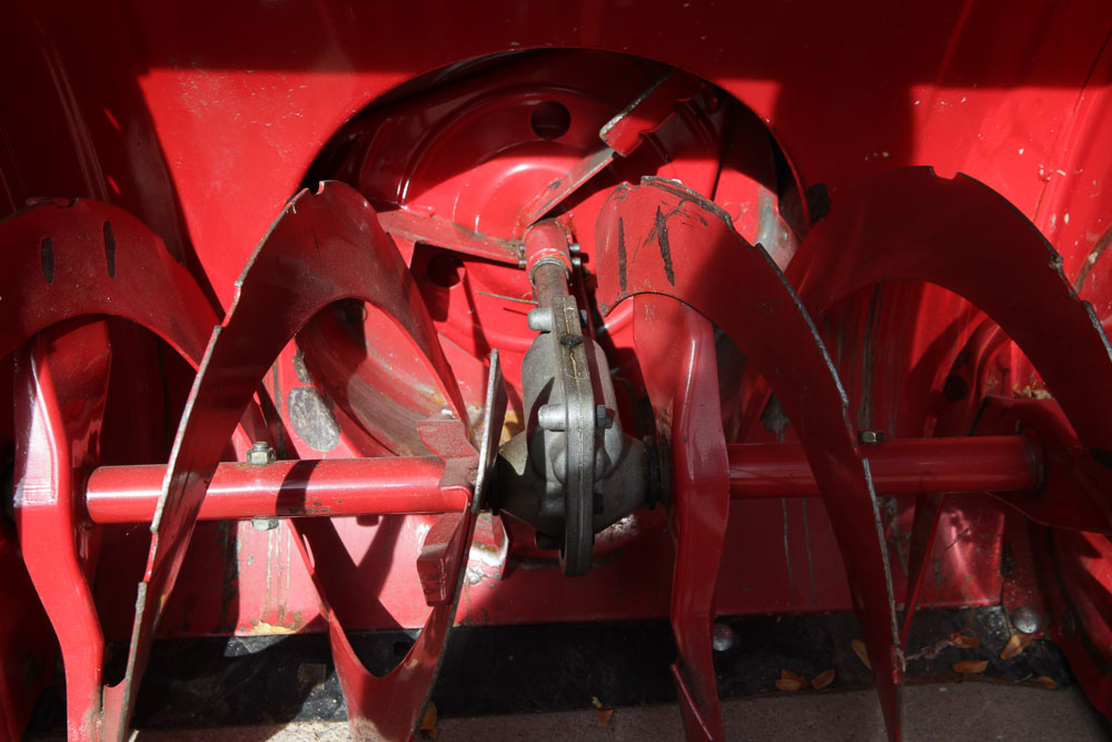 Yard Machines 10HP/24" Snowblower