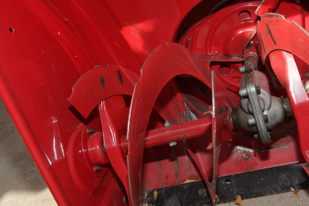 Yard Machines 10HP/24" Snowblower