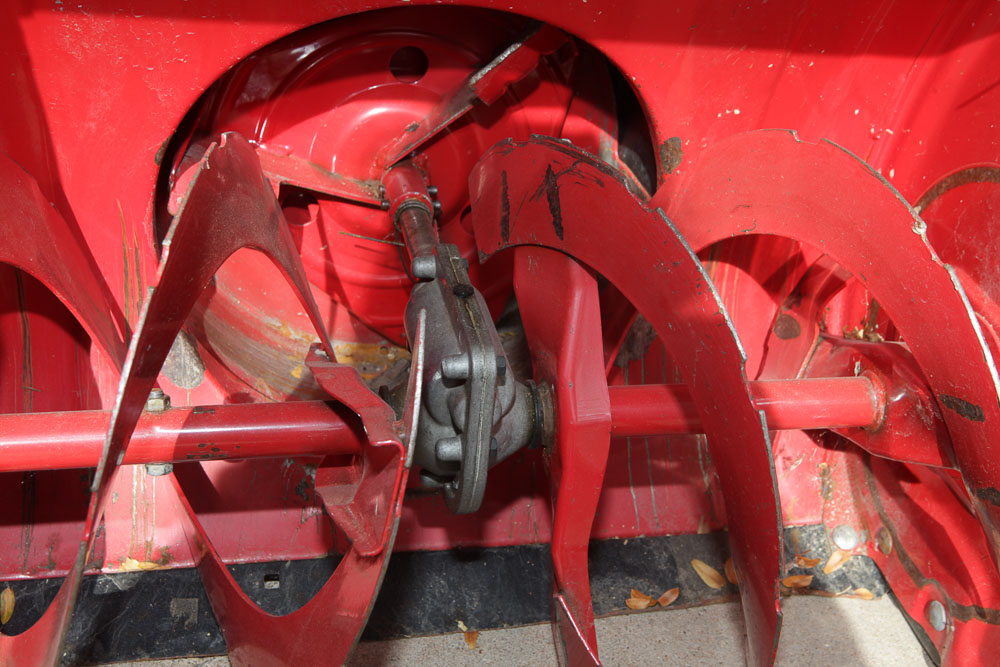 Yard Machines 10HP/24" Snowblower